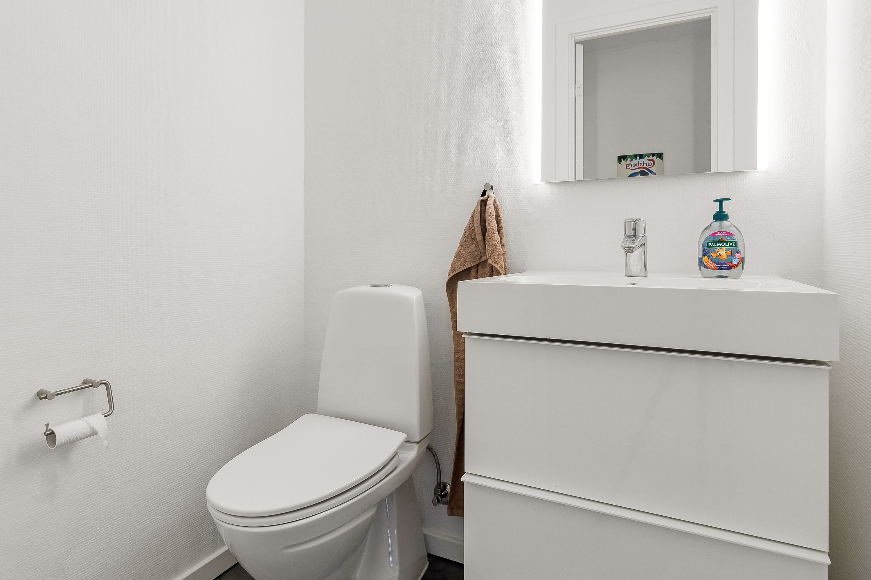 Fremhævet gæstetoilet billede i fuldskærmstilstand. Billede af Boesvangen 48, Bredballe, 7120 Vejle Øst