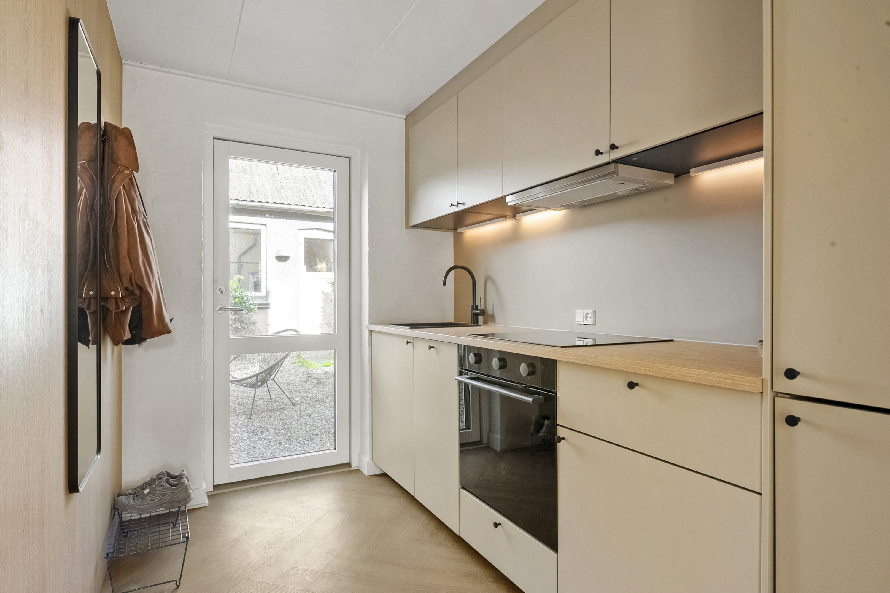 Fremhævet køkken billede i fuldskærmstilstand. Billede af Skovvangsvej 3A, st., 8200 Aarhus N