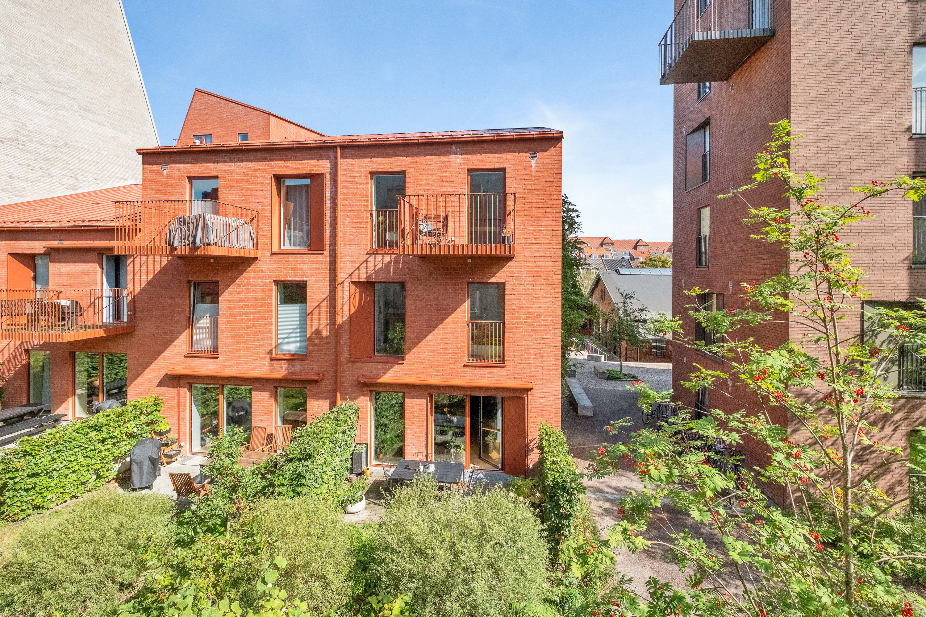 Fremhævet bag facade billede i fuldskærmstilstand. Billede af Æbeløgade 23, 8000 Aarhus C