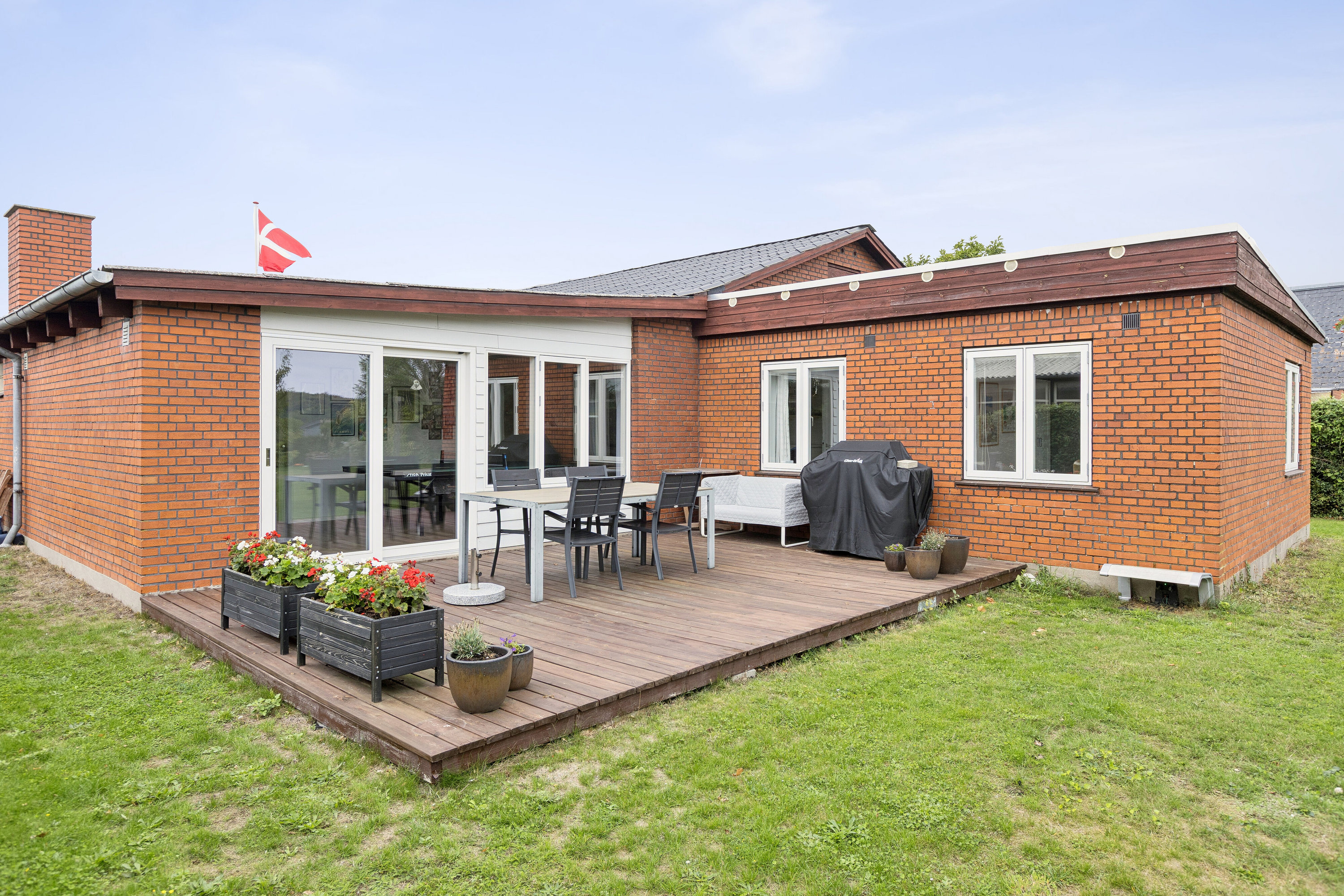 Fremhævet set fra haven billede i fuldskærmstilstand. Billede af Hammerichsvej 26, 4760 Vordingborg