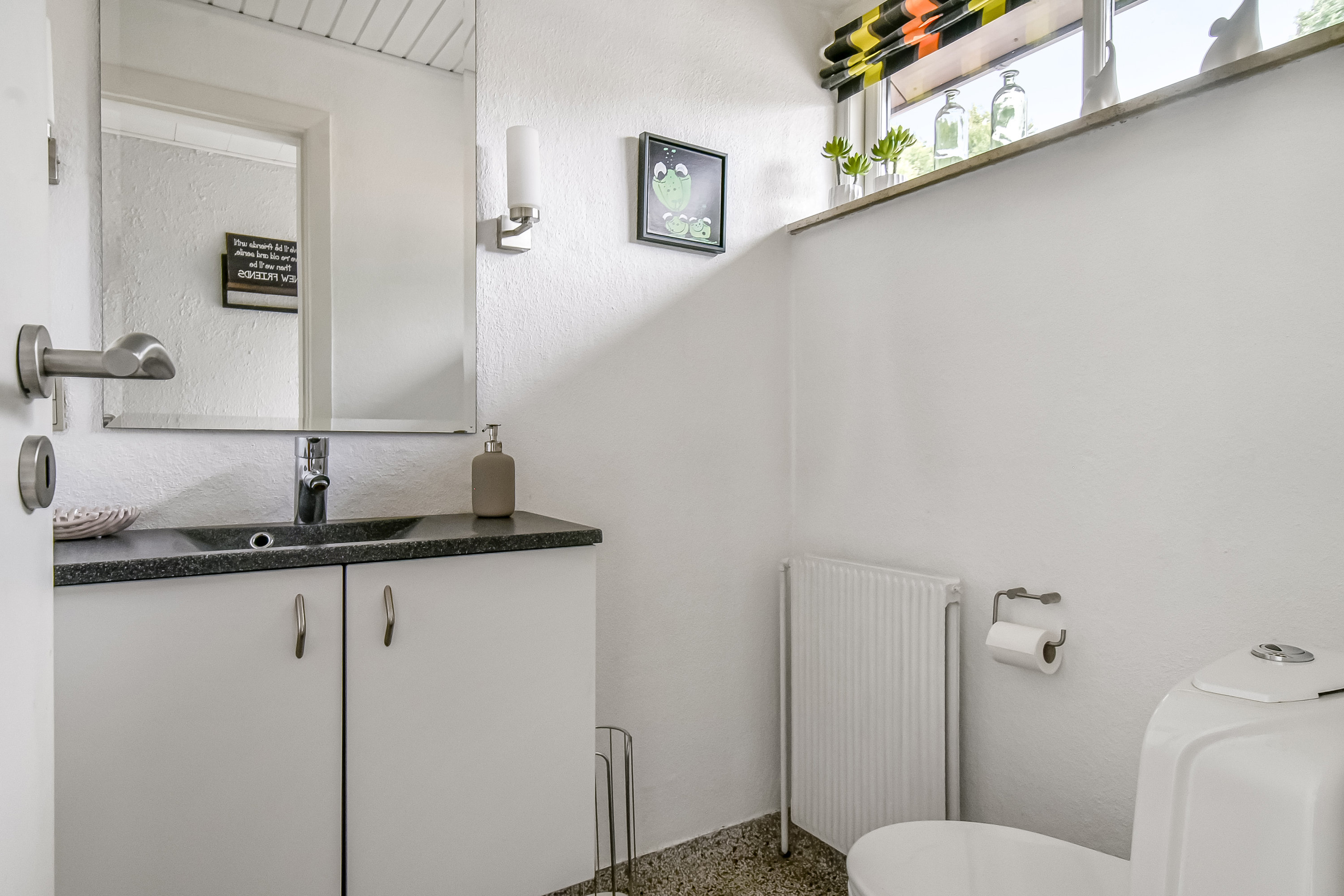 Fremhævet gæstetoilet billede i fuldskærmstilstand. Billede af Rughaven 19, Snejbjerg, 7400 Herning