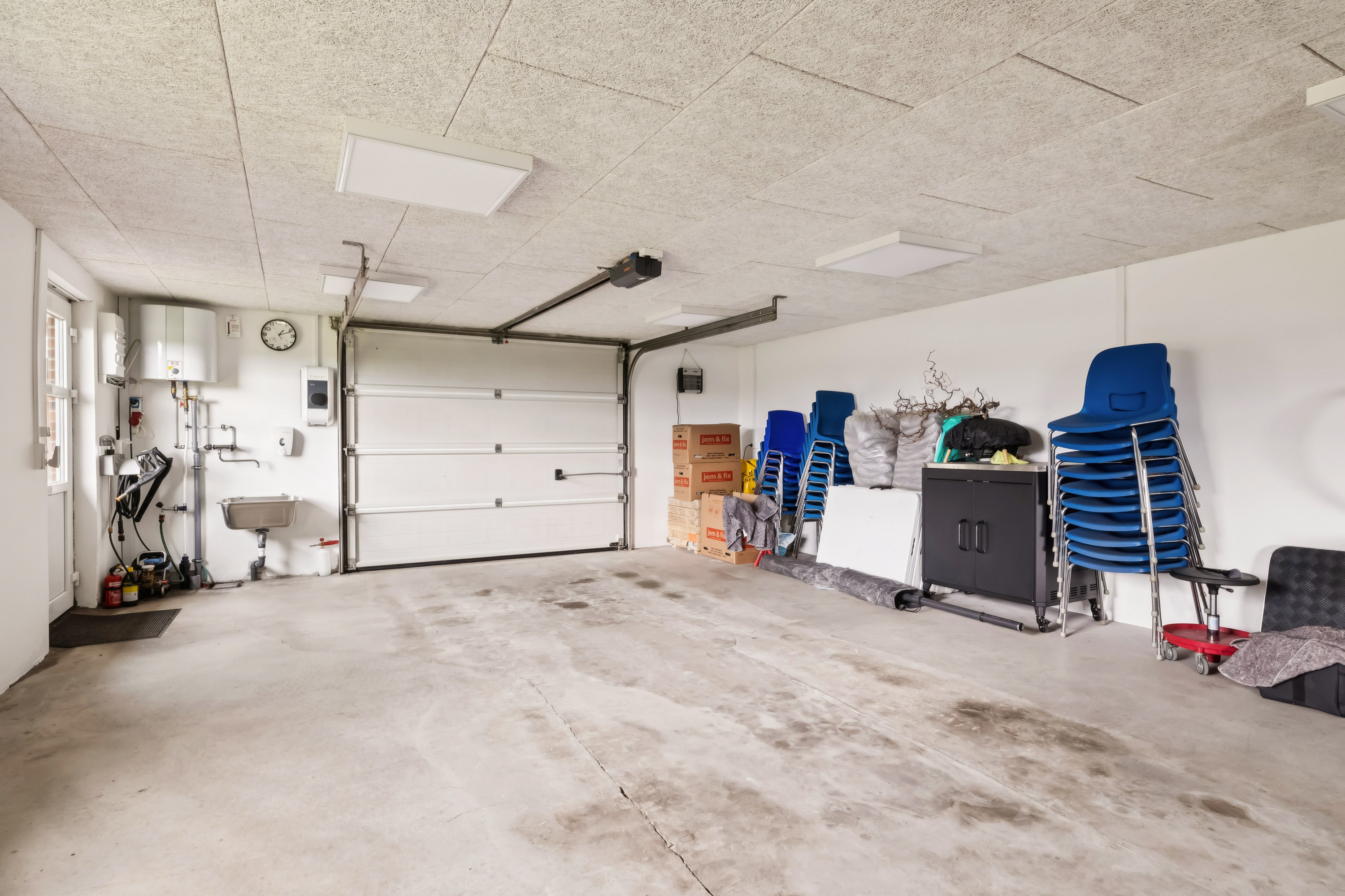 Fremhævet garage billede i fuldskærmstilstand. Billede af Engsvang 5, 9500 Hobro