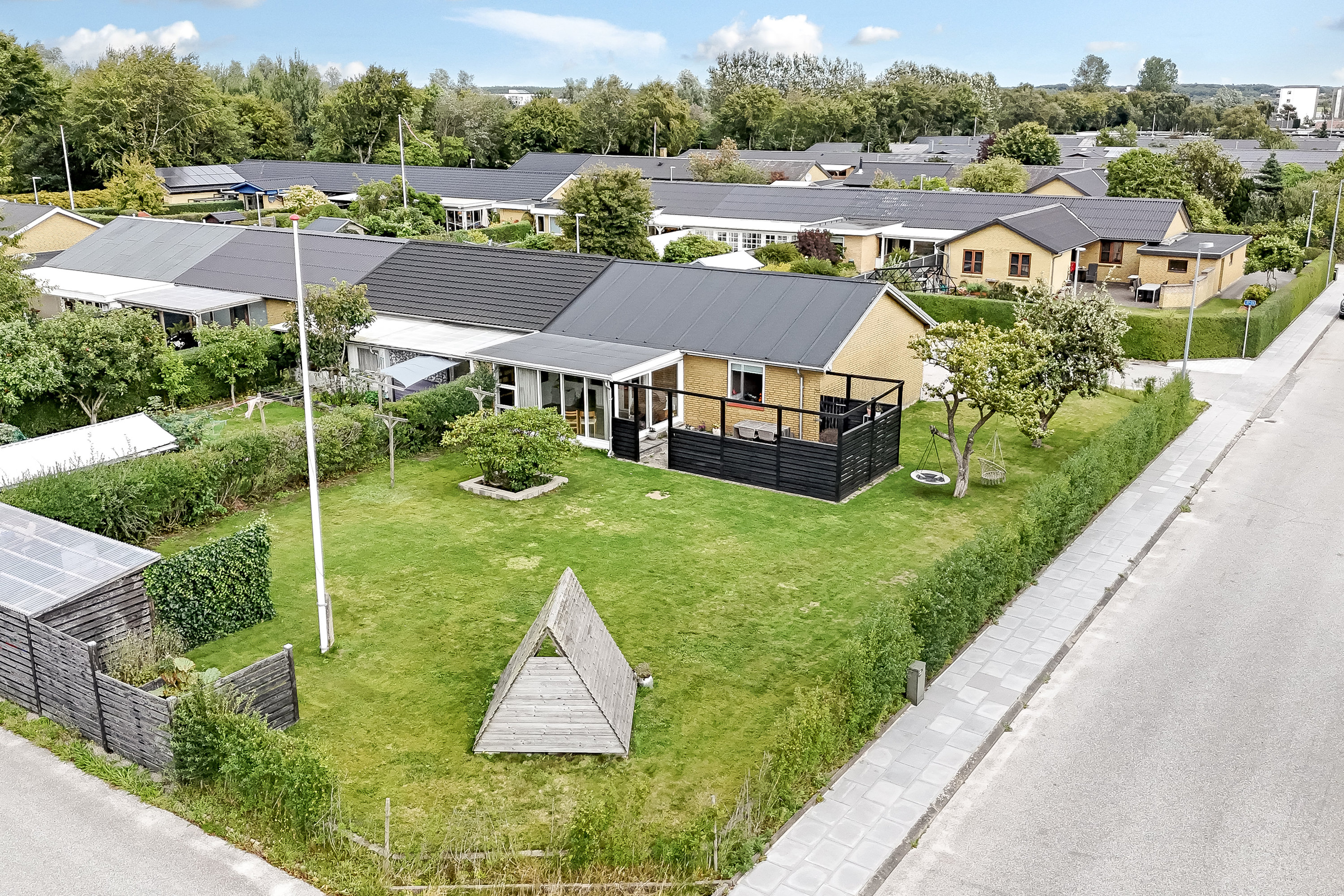 Fremhævet luftfoto billede i fuldskærmstilstand. Billede af Ålholmvej 17, Tjørring, 7400 Herning
