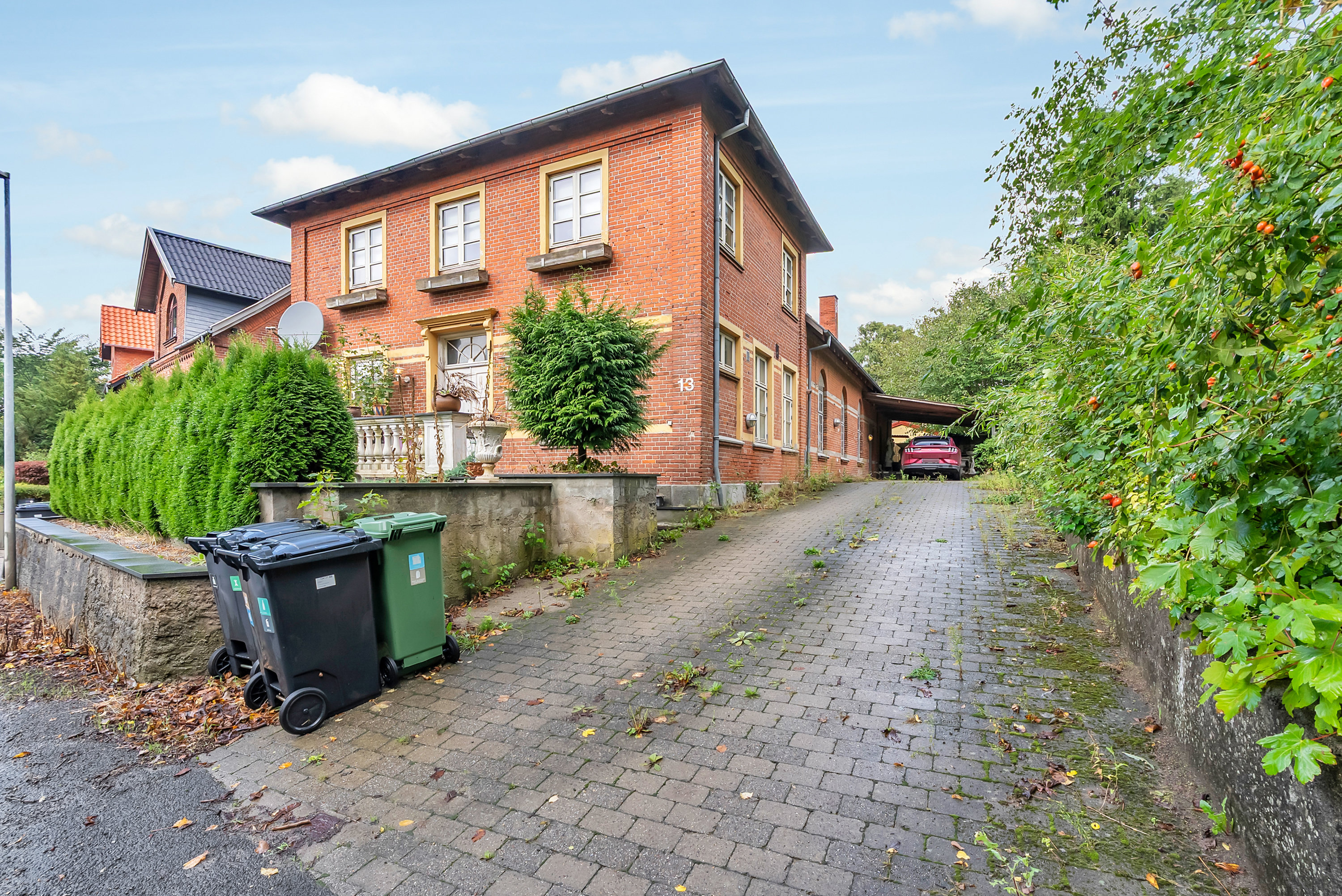 Fremhævet facade billede i fuldskærmstilstand. Billede af Karlsbjergvej 13, Sdr Broby, 5672 Broby