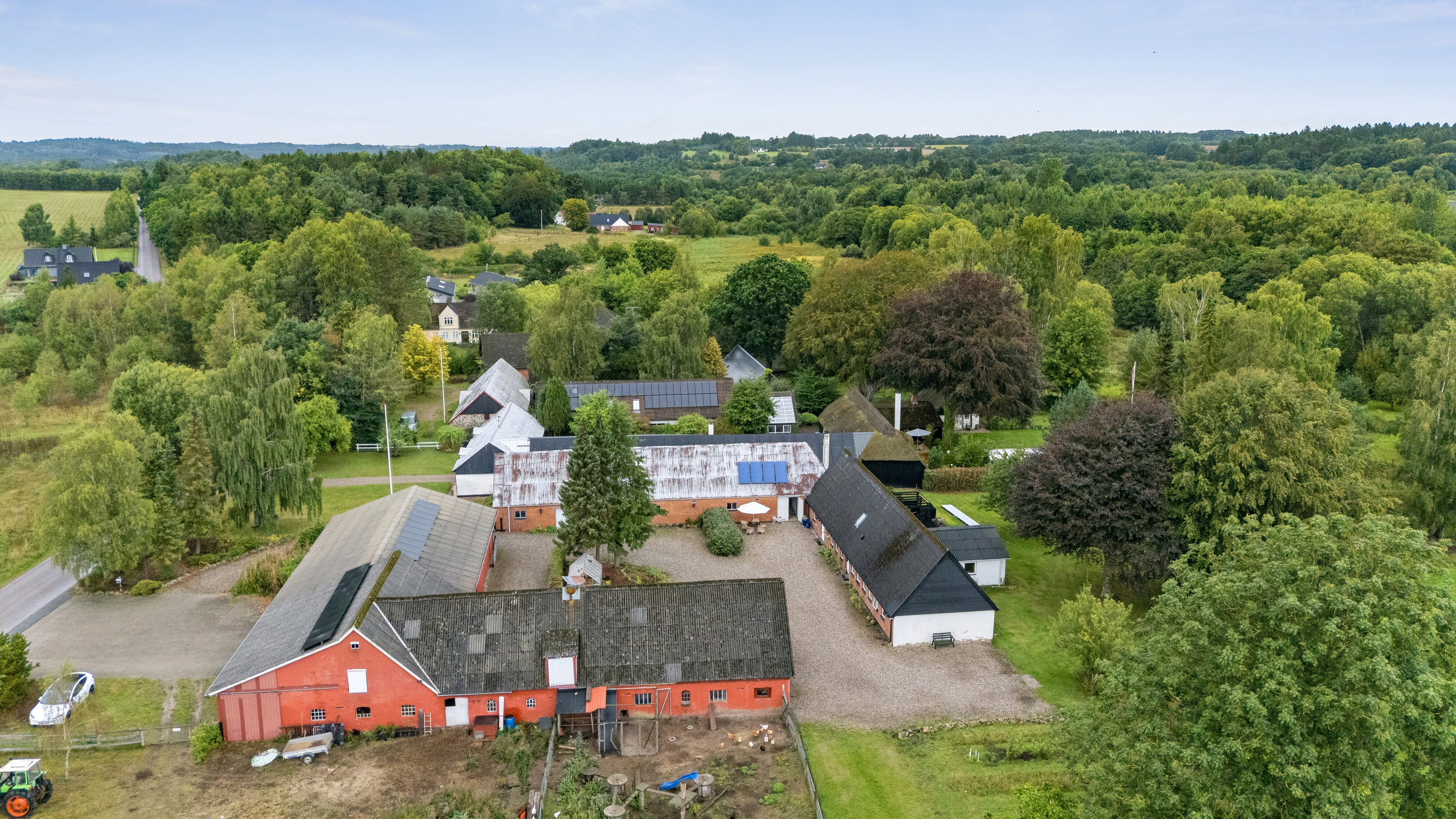 Fremhævet luftfoto billede i fuldskærmstilstand. Billede af Skellerupvej 63, 8600 Silkeborg