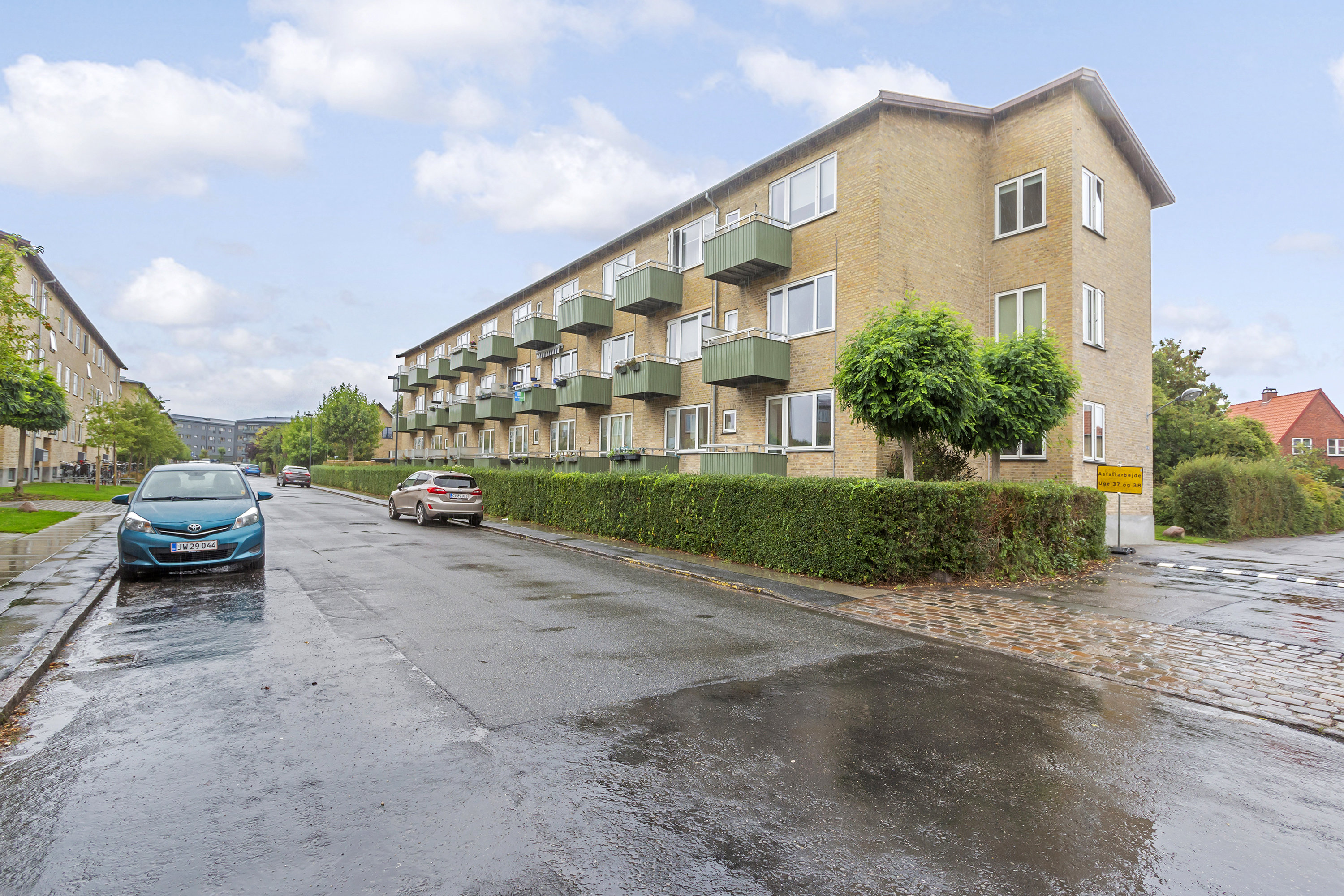 Fremhævet gårdmiljø billede i fuldskærmstilstand. Billede af Sorrentovej 13, 1. tv., 2300 København S