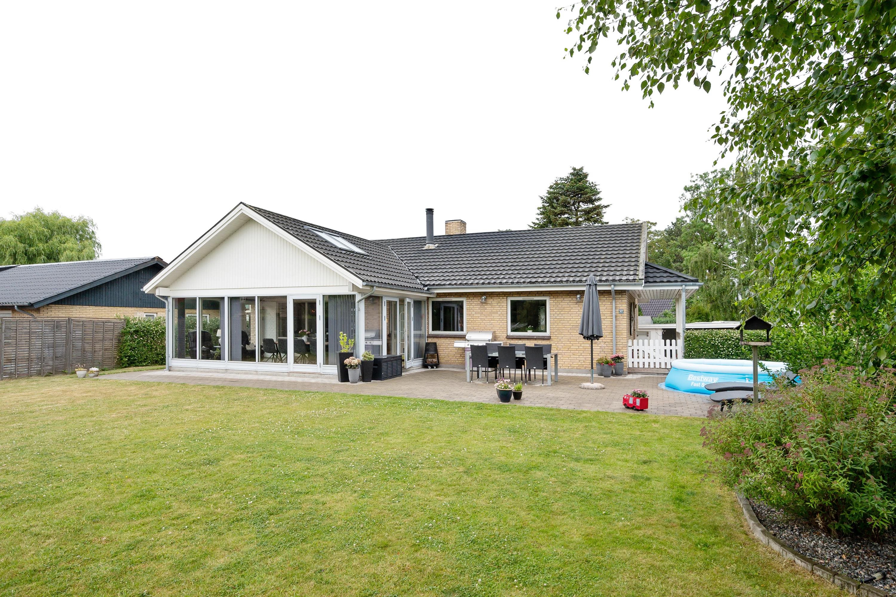 Fremhævet ejendommen billede i fuldskærmstilstand. Billede af Ishøj Bygade 127, Ishøj Landsby, 2635 Ishøj