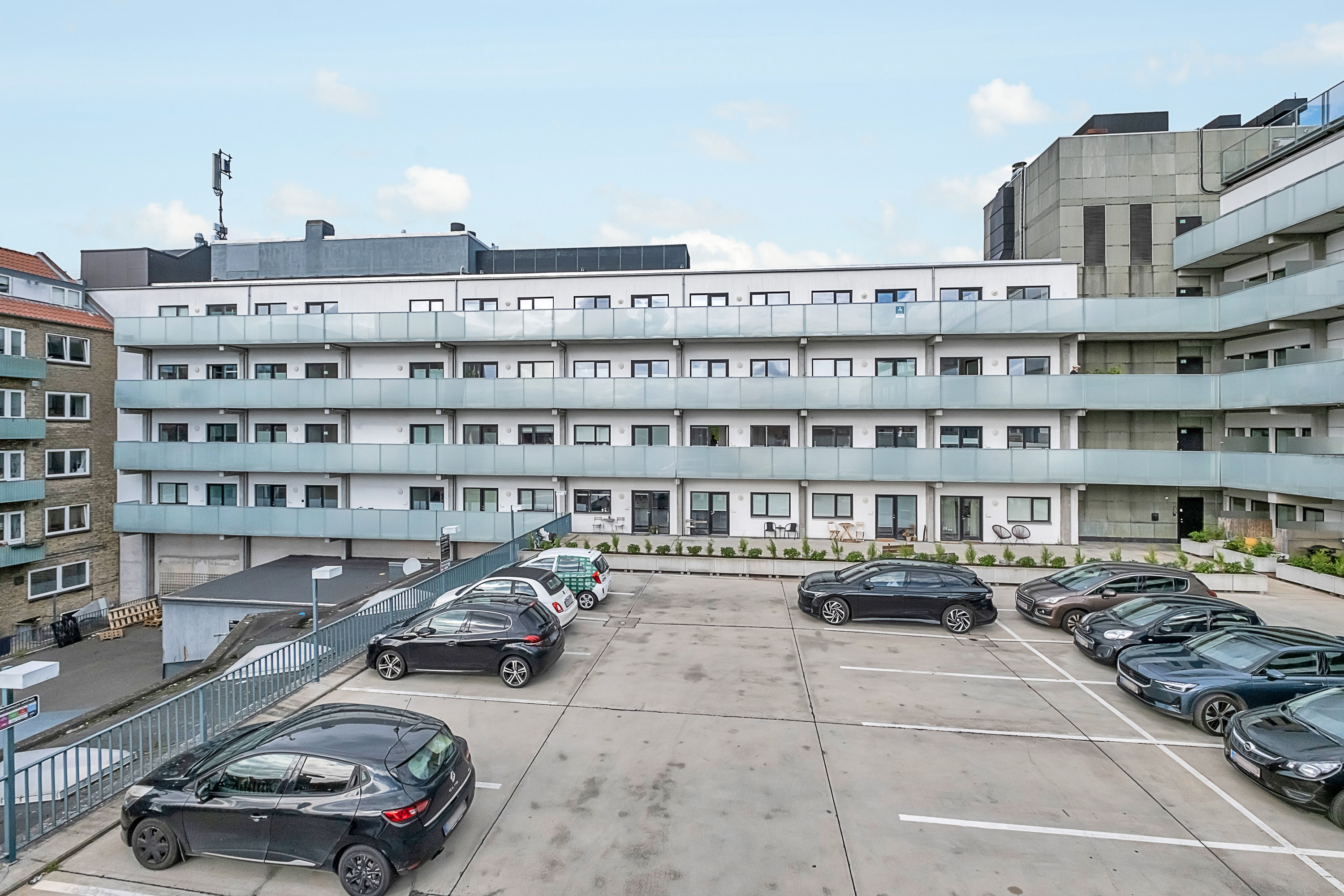 Fremhævet bag facade billede i fuldskærmstilstand. Billede af Skt. Nicolaus Gade 3, 1. 5., 8000 Aarhus C