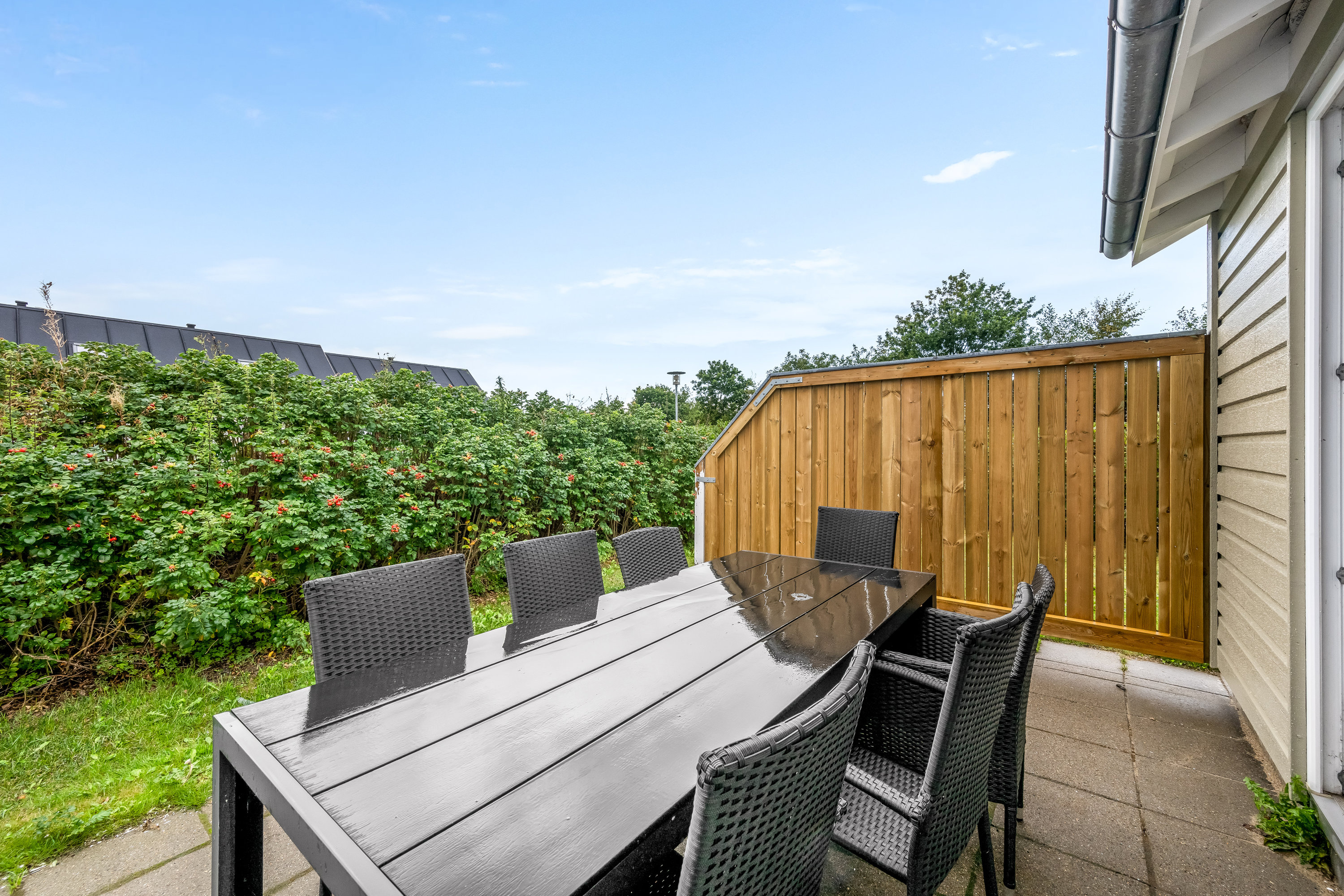 Fremhævet terrasse billede i fuldskærmstilstand. Billede af Lønne Feriepark 77A, Lønne, 6830 Nørre Nebel