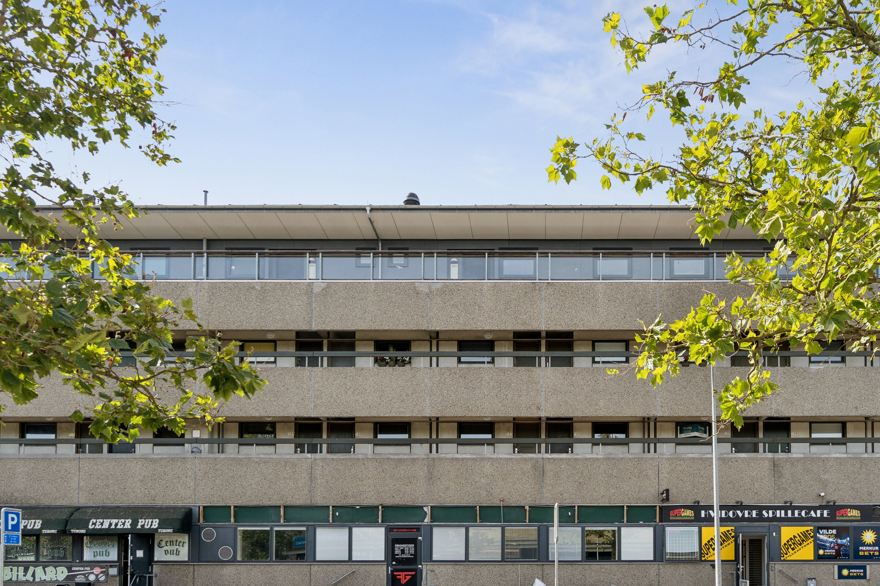 Fremhævet facade billede i fuldskærmstilstand. Billede af Hvidovrevej 180, 3. 303., 2650 Hvidovre