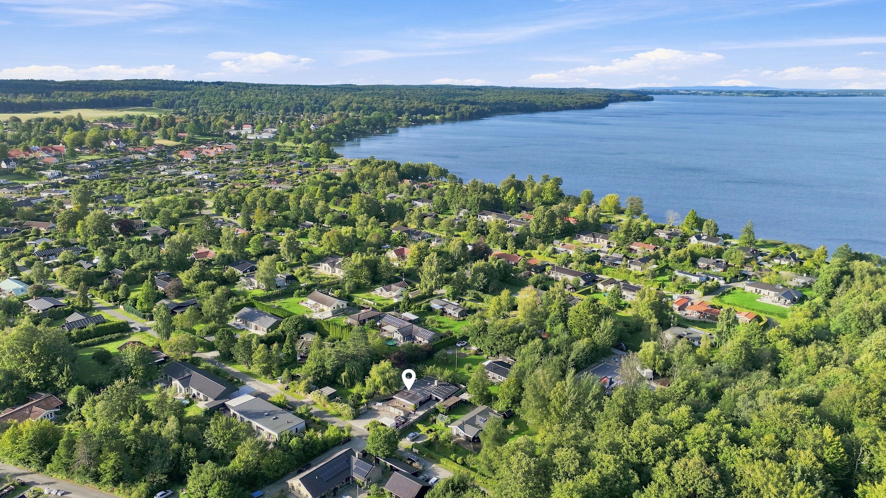 Fremhævet luftfoto billede i fuldskærmstilstand. Billede af Gyvelvej 17, Nødebo, 3480 Fredensborg