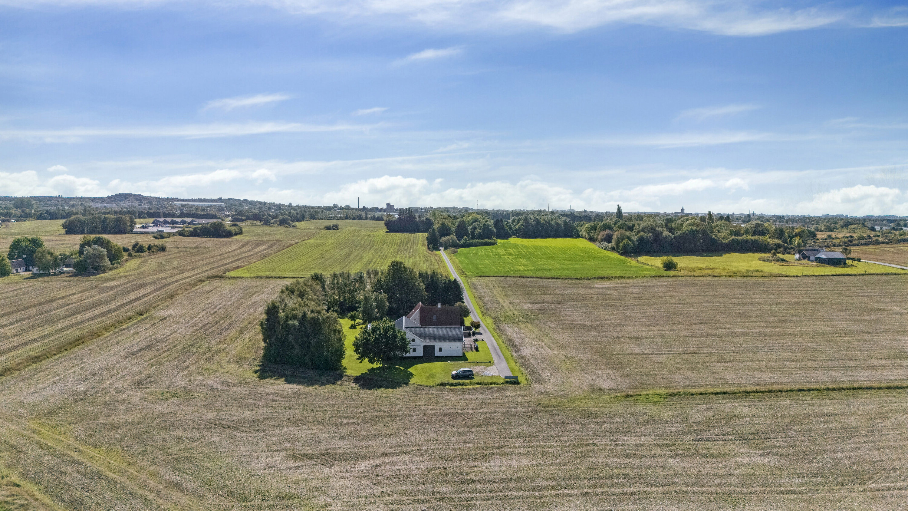Fremhævet luftfoto billede i fuldskærmstilstand. Billede af Kløvervej 10, 4200 Slagelse