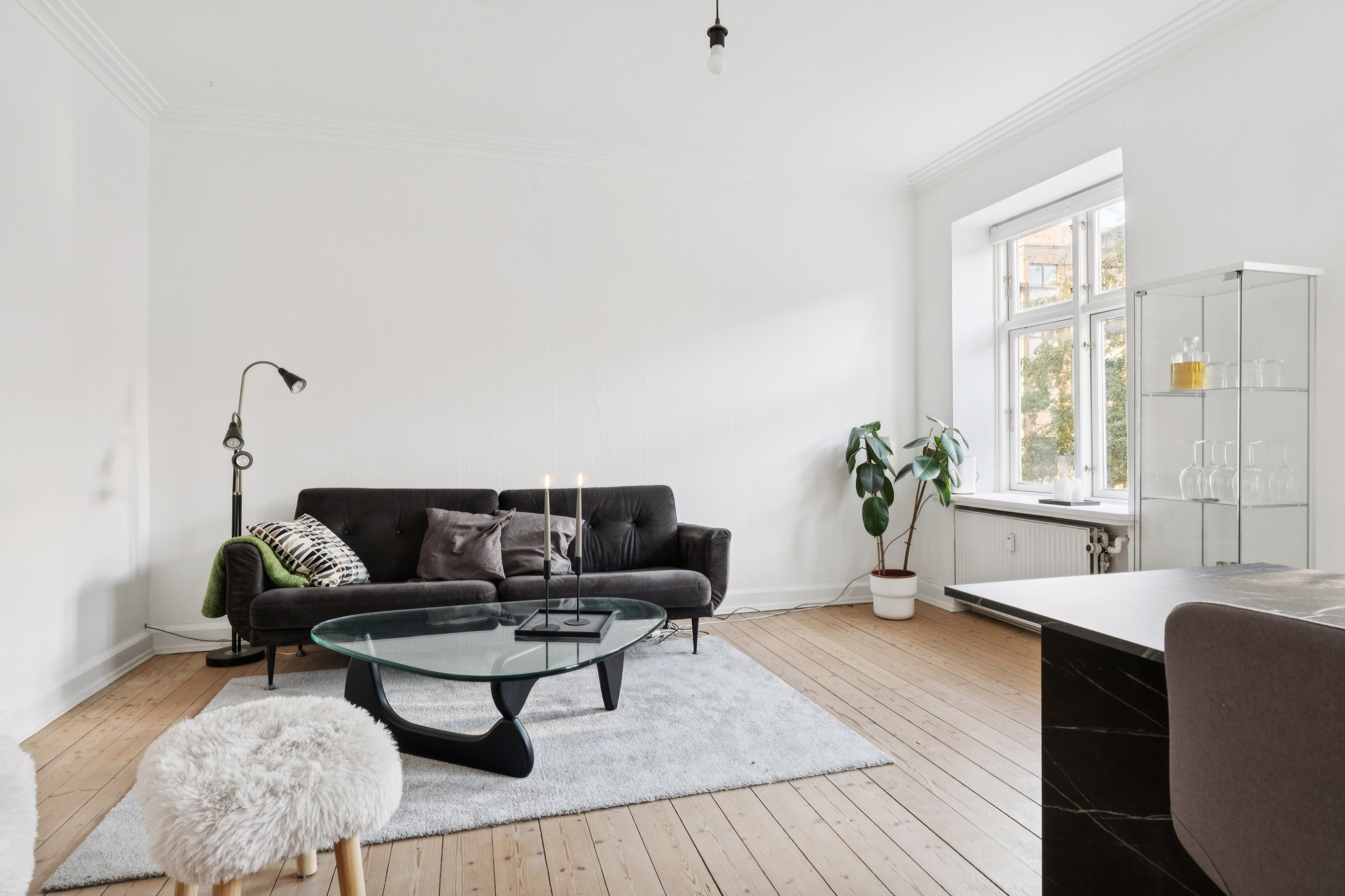 Fremhævet stue billede i fuldskærmstilstand. Billede af Budolfi Plads 7, st. th., 9000 Aalborg