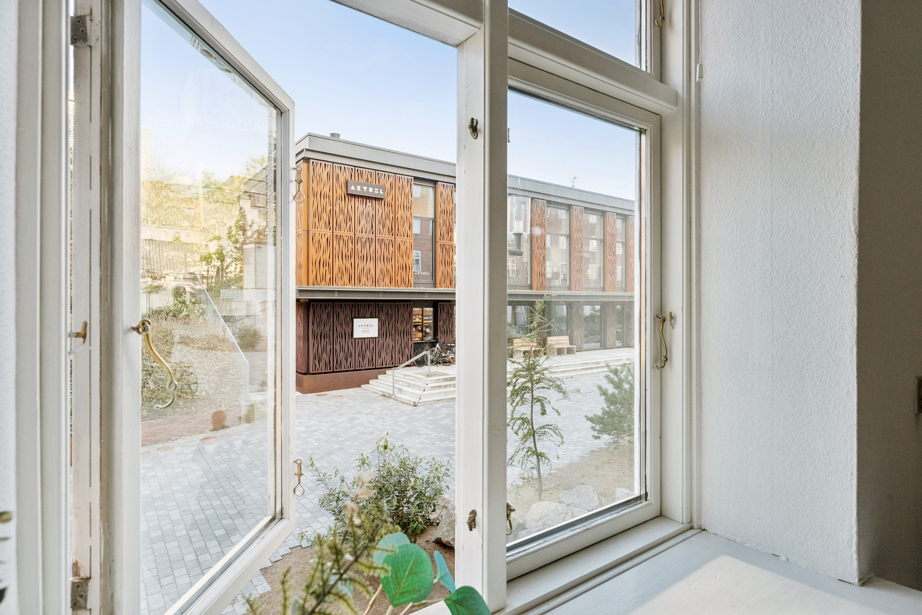 Fremhævet altan billede i fuldskærmstilstand. Billede af Budolfi Plads 7, st. th., 9000 Aalborg