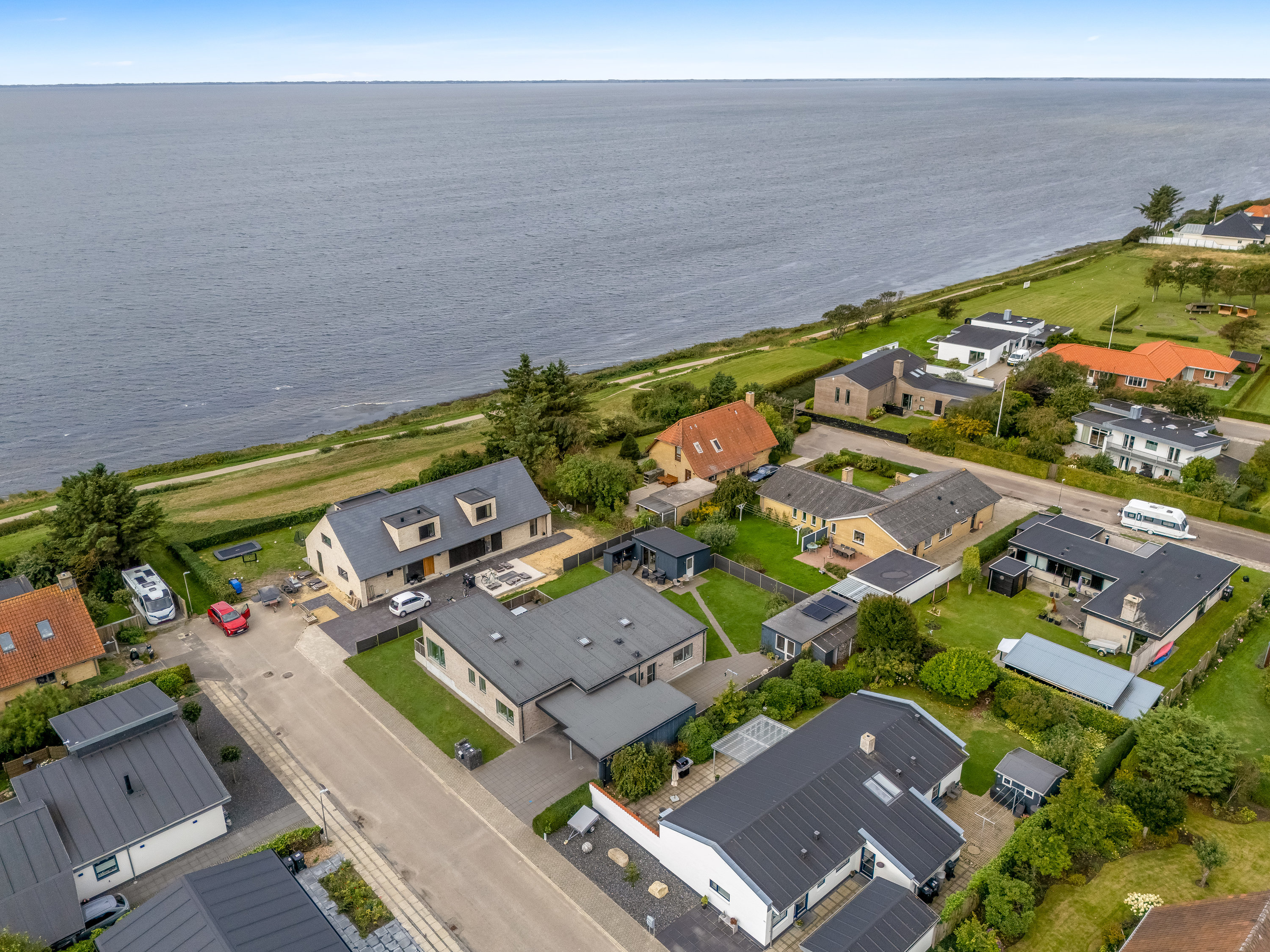 Fremhævet luftfoto billede i fuldskærmstilstand. Billede af Birkevej 10, 6950 Ringkøbing