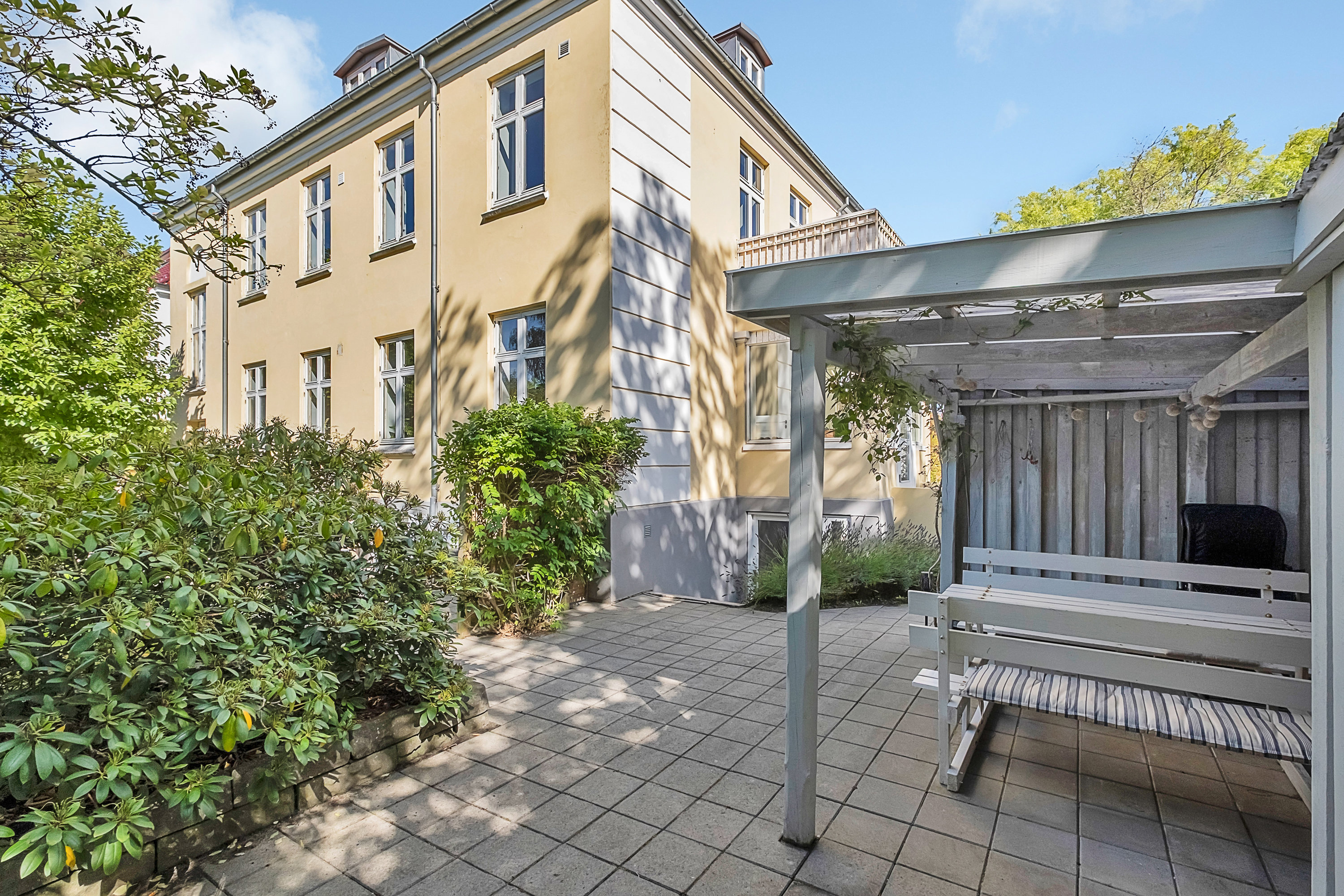 Fremhævet terrasse billede i fuldskærmstilstand. Billede af Holtevej 22, st., 8000 Aarhus C