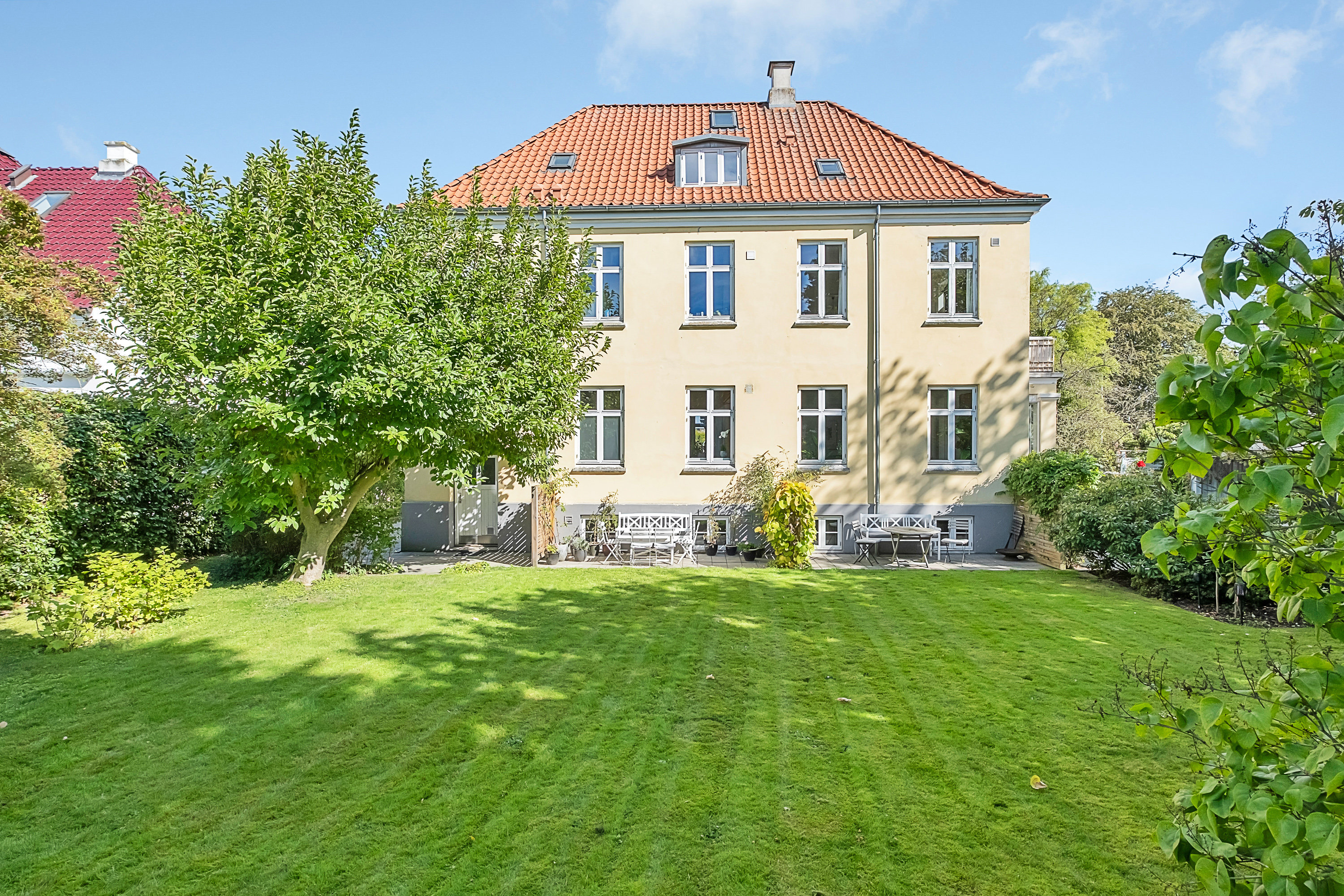 Fremhævet facade billede i fuldskærmstilstand. Billede af Holtevej 22, st., 8000 Aarhus C
