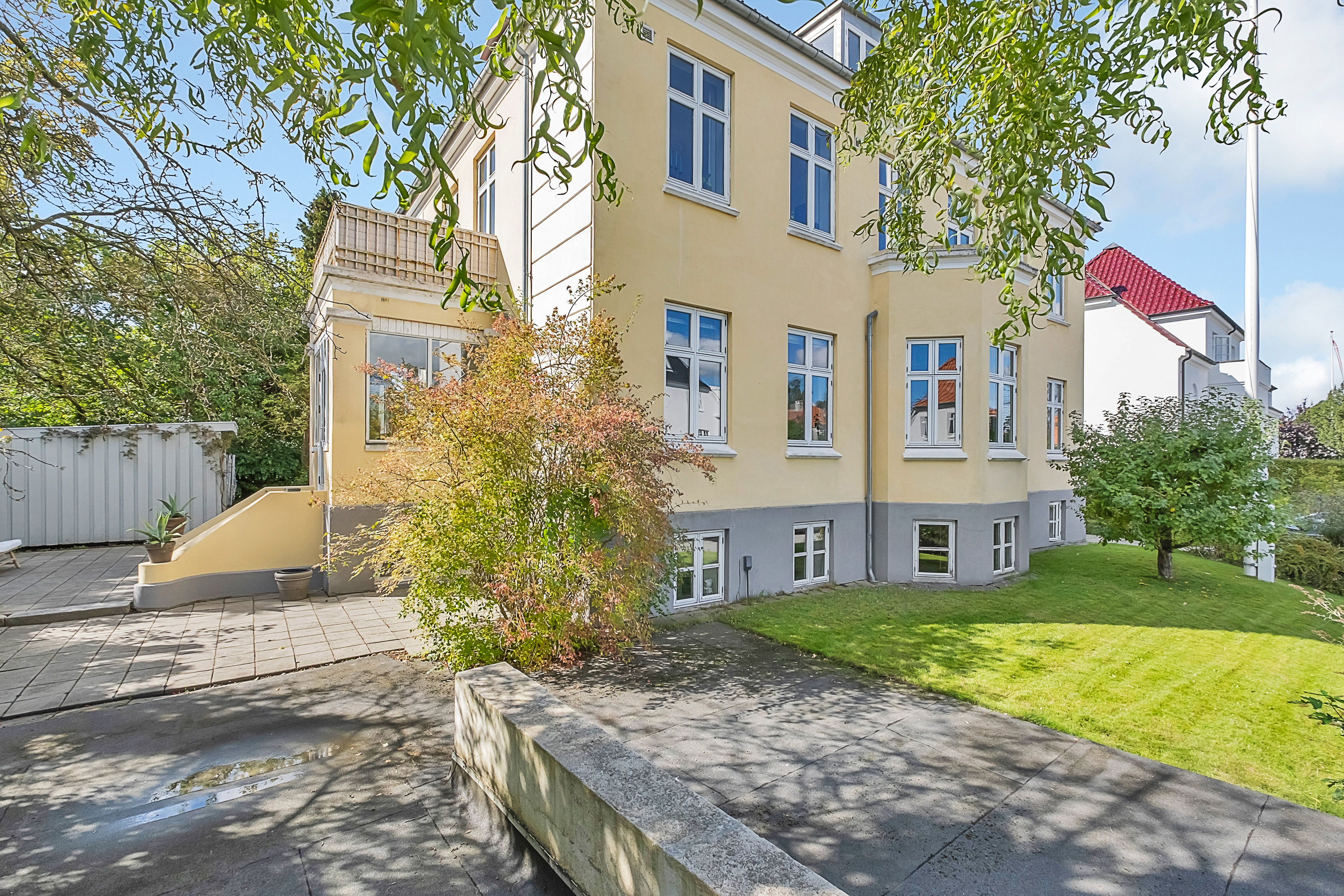 Fremhævet facade billede i fuldskærmstilstand. Billede af Holtevej 22, st., 8000 Aarhus C