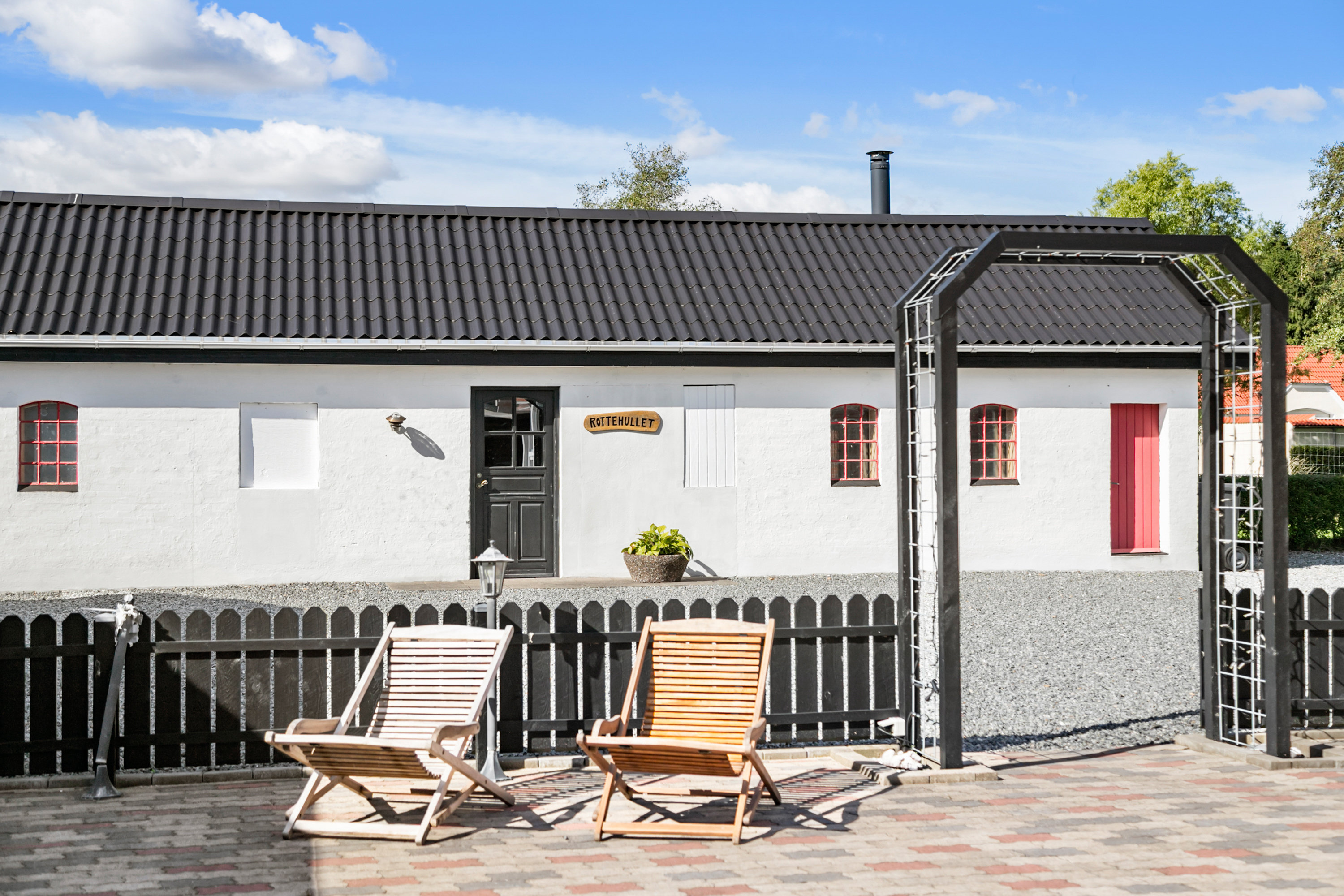 Fremhævet terrasse billede i fuldskærmstilstand. Billede af Hollenstedvej 3, Ørum, 9320 Hjallerup
