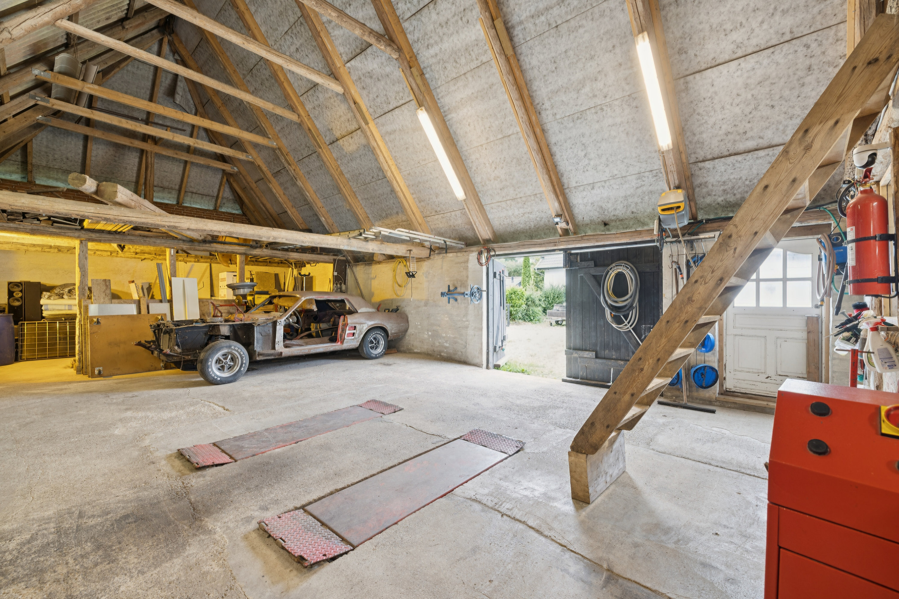 Fremhævet garage billede i fuldskærmstilstand. Billede af Lindehusvej 7, Sallinge, 5750 Ringe