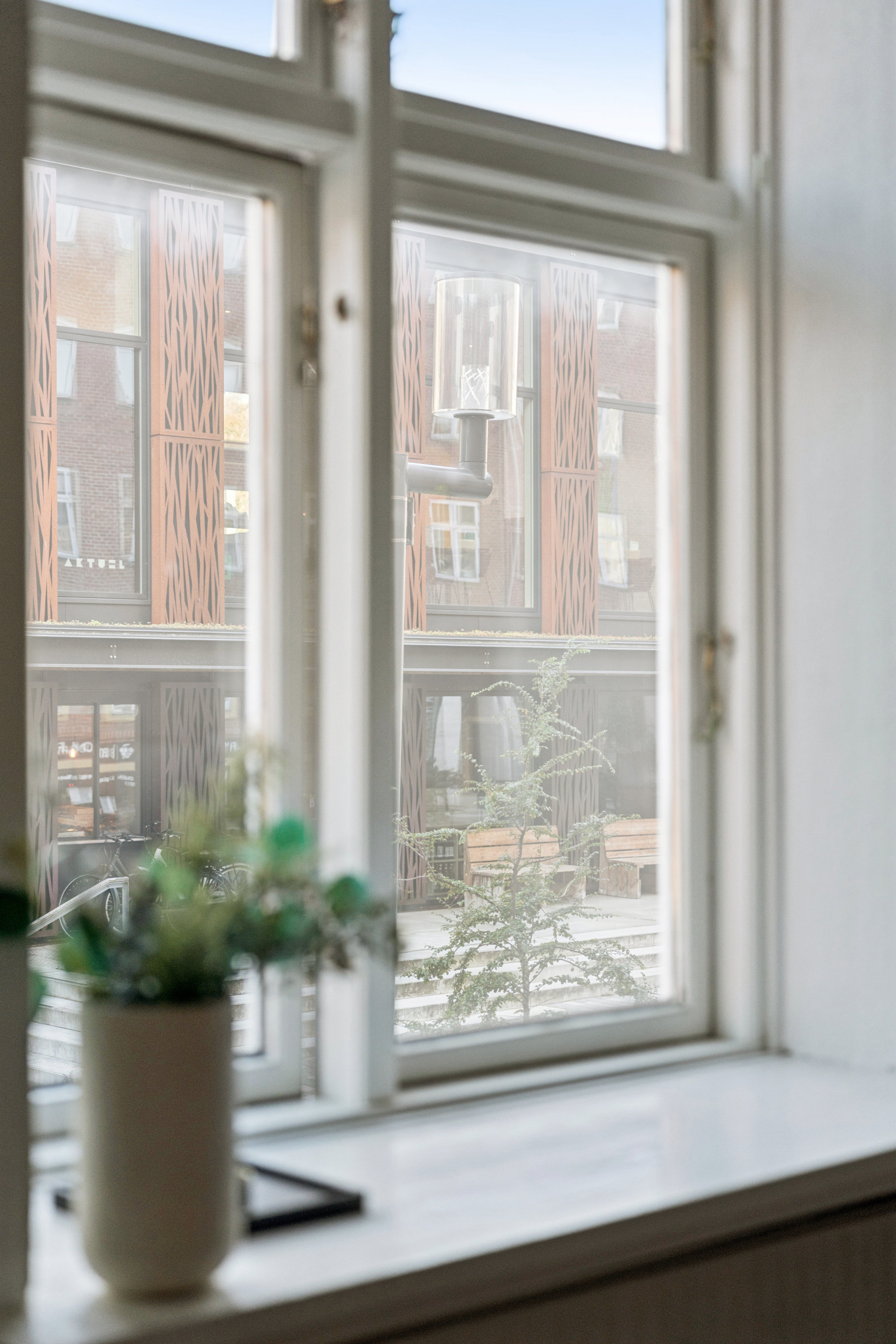 Fremhævet stue billede i fuldskærmstilstand. Billede af Budolfi Plads 7, st. th., 9000 Aalborg