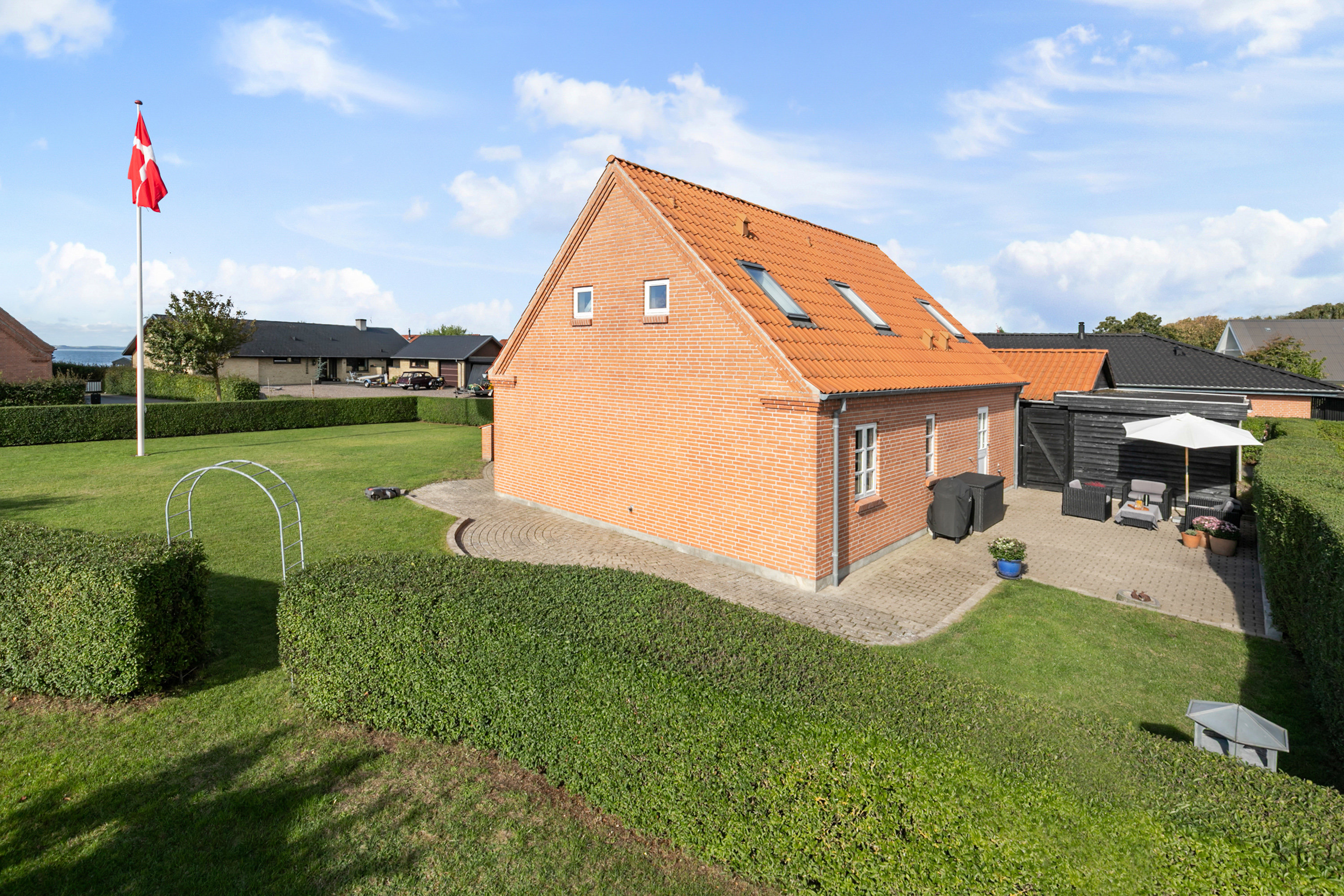 Fremhævet facade billede i fuldskærmstilstand. Billede af Grebjerg 14, Gjøl, 9440 Aabybro