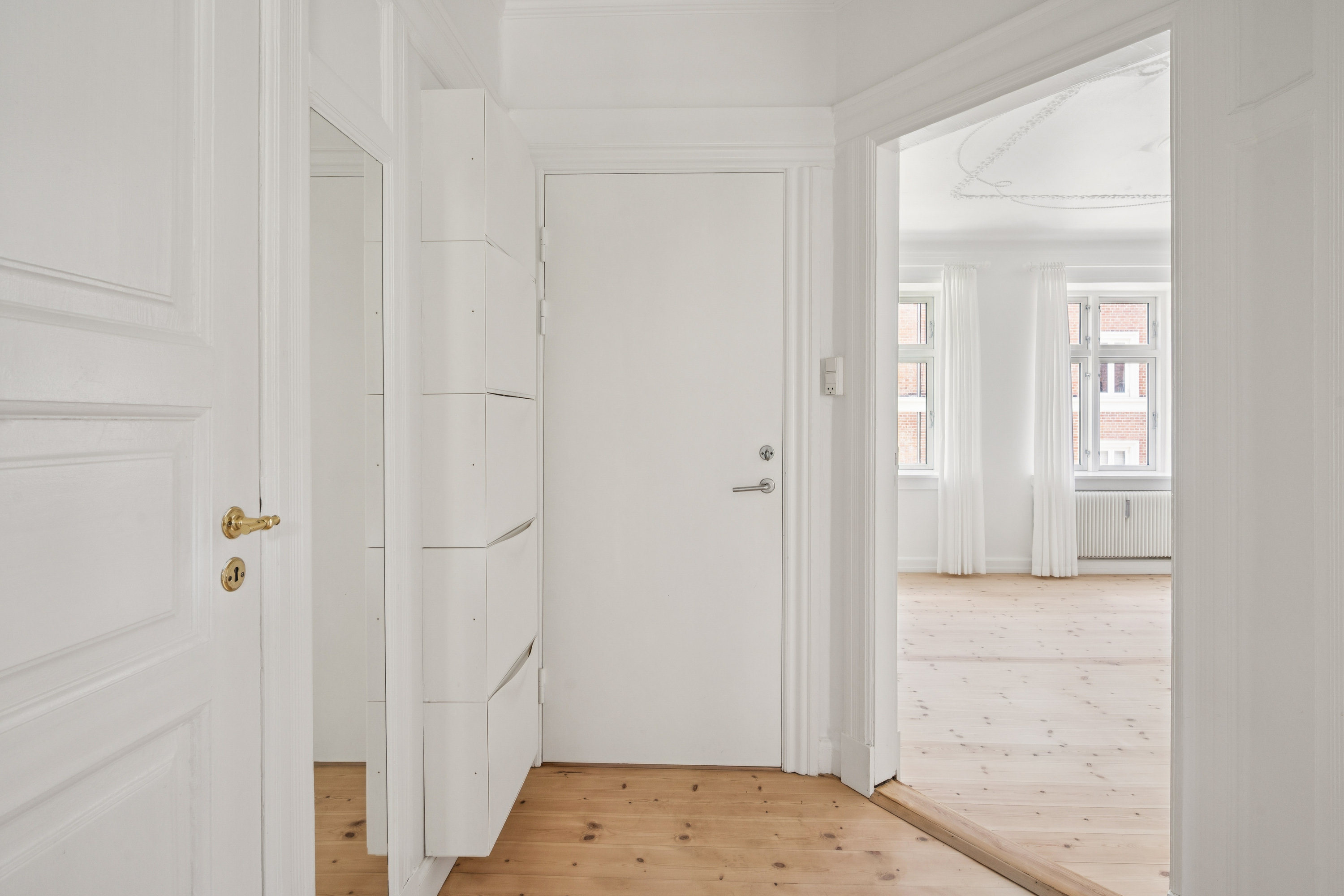 Fremhævet entré billede i fuldskærmstilstand. Billede af Sølystgade 10, st., 8000 Aarhus C