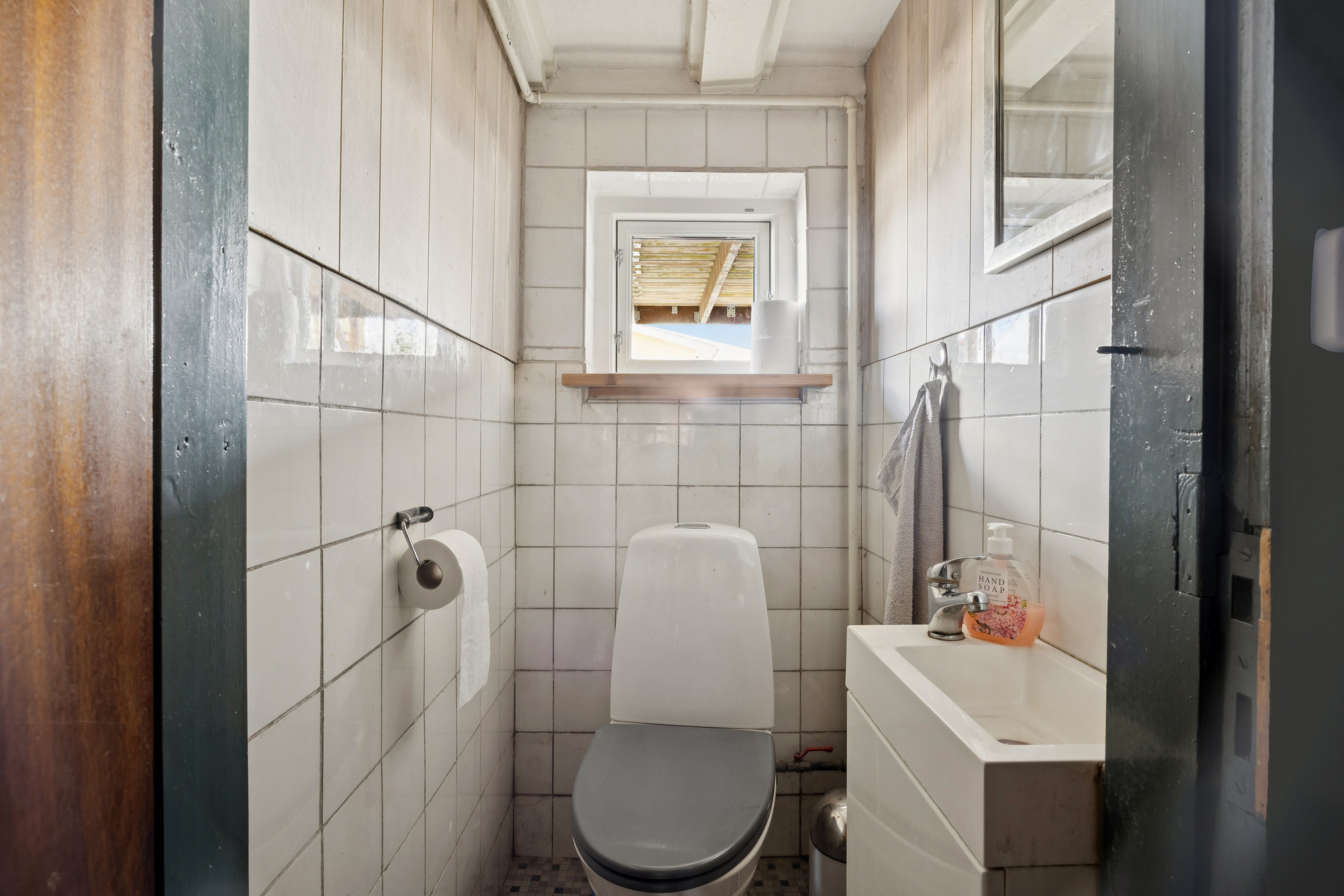 Fremhævet toilet billede i fuldskærmstilstand. Billede af Høedvej 12, 4450 Jyderup