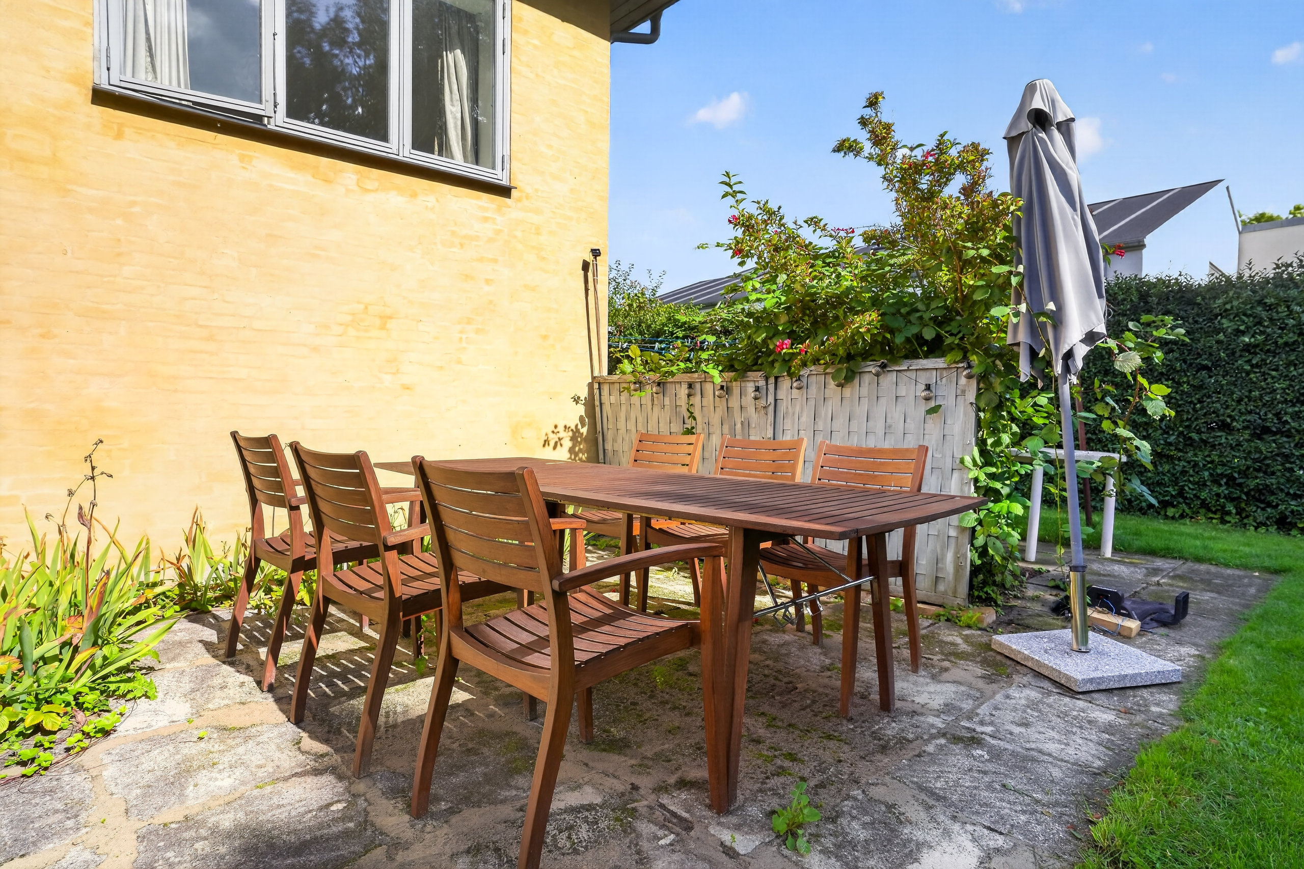 Fremhævet terrasse billede i fuldskærmstilstand. Billede af Hulkærvej 8, 2870 Dyssegård