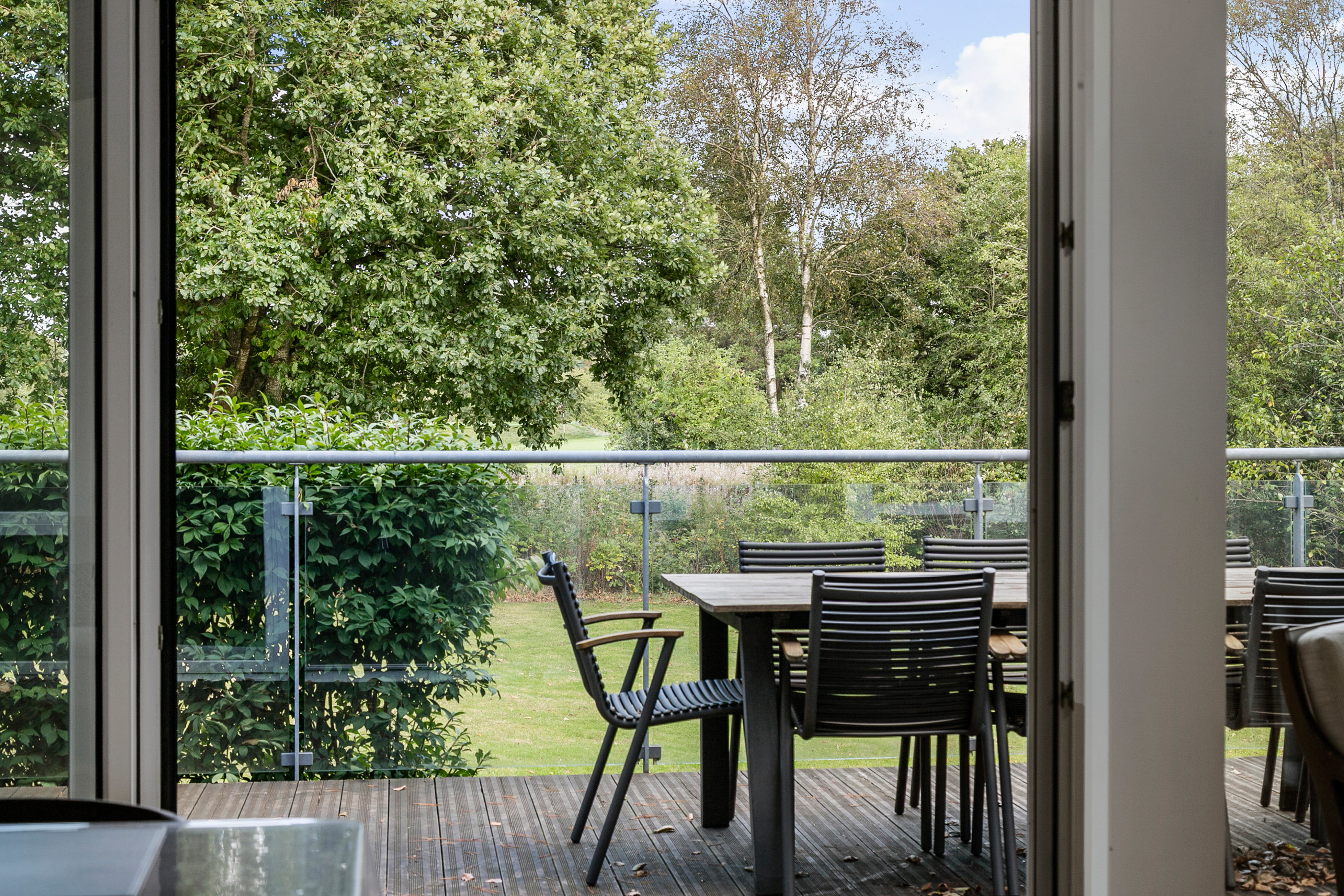 Fremhævet terrasse billede i fuldskærmstilstand. Billede af Gattenvej 90, Gatten, 9640 Farsø