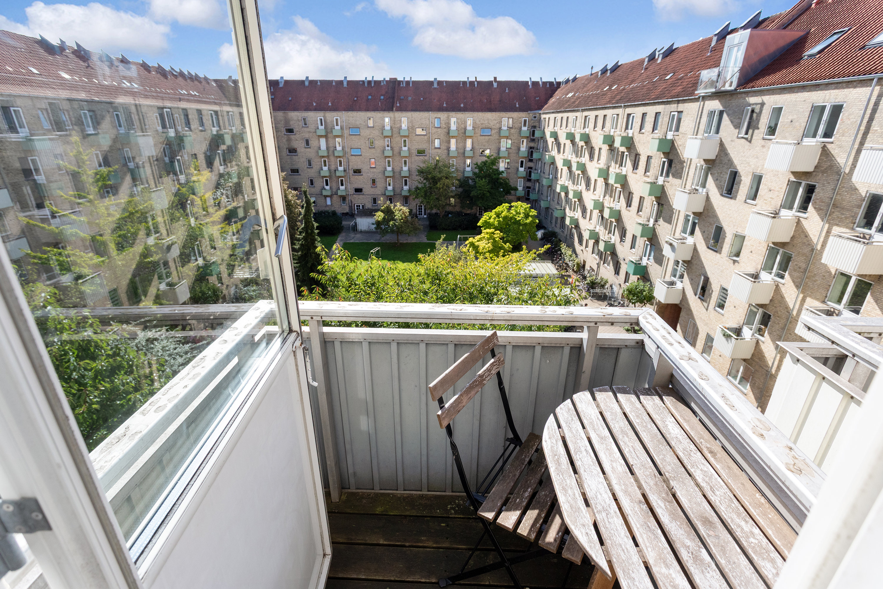 Fremhævet altan billede i fuldskærmstilstand. Billede af Parmagade 40, 4. tv., 2300 København S