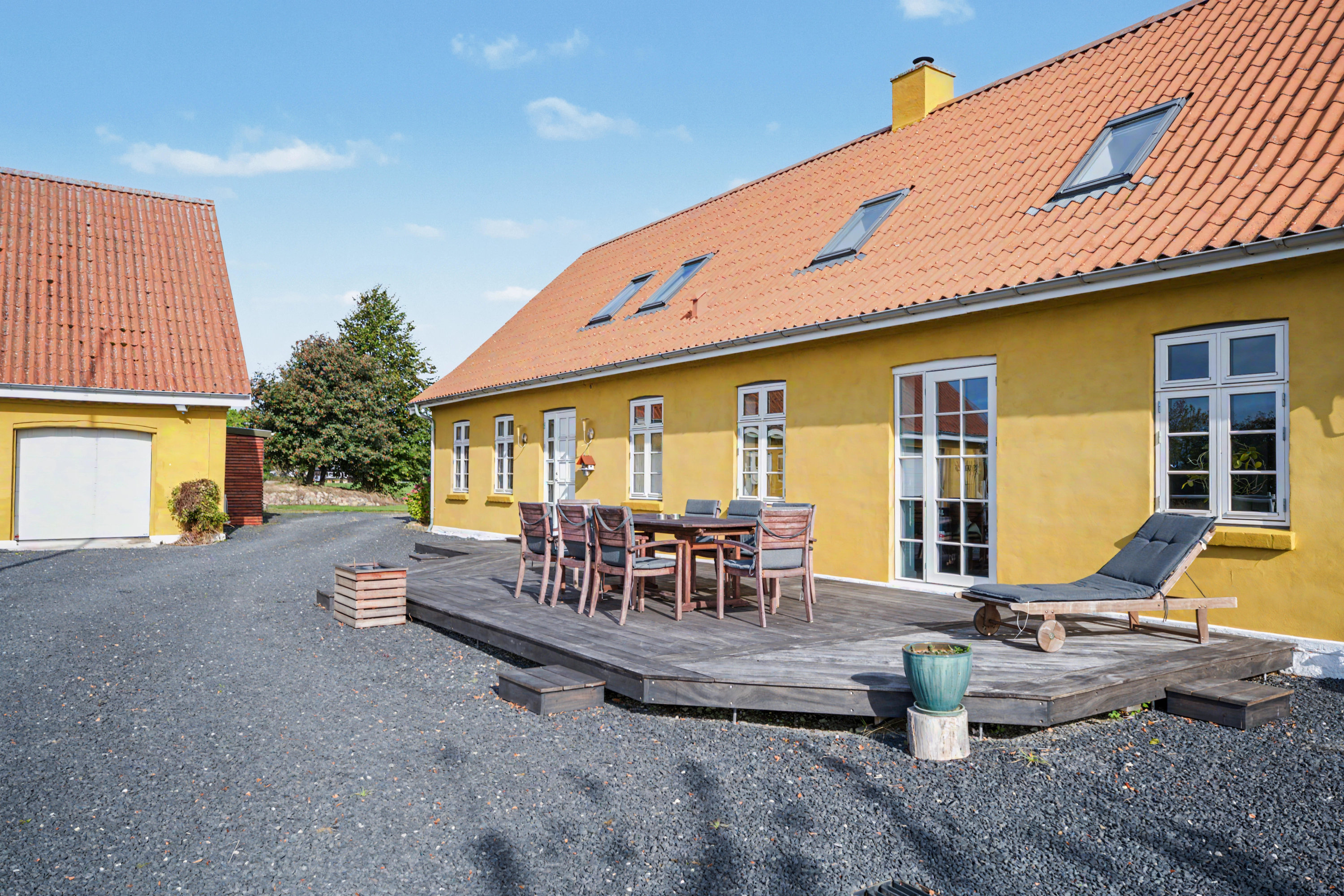 Fremhævet terrasse billede i fuldskærmstilstand. Billede af Nakskov Landevej 75, Vejleby, 4970 Rødby