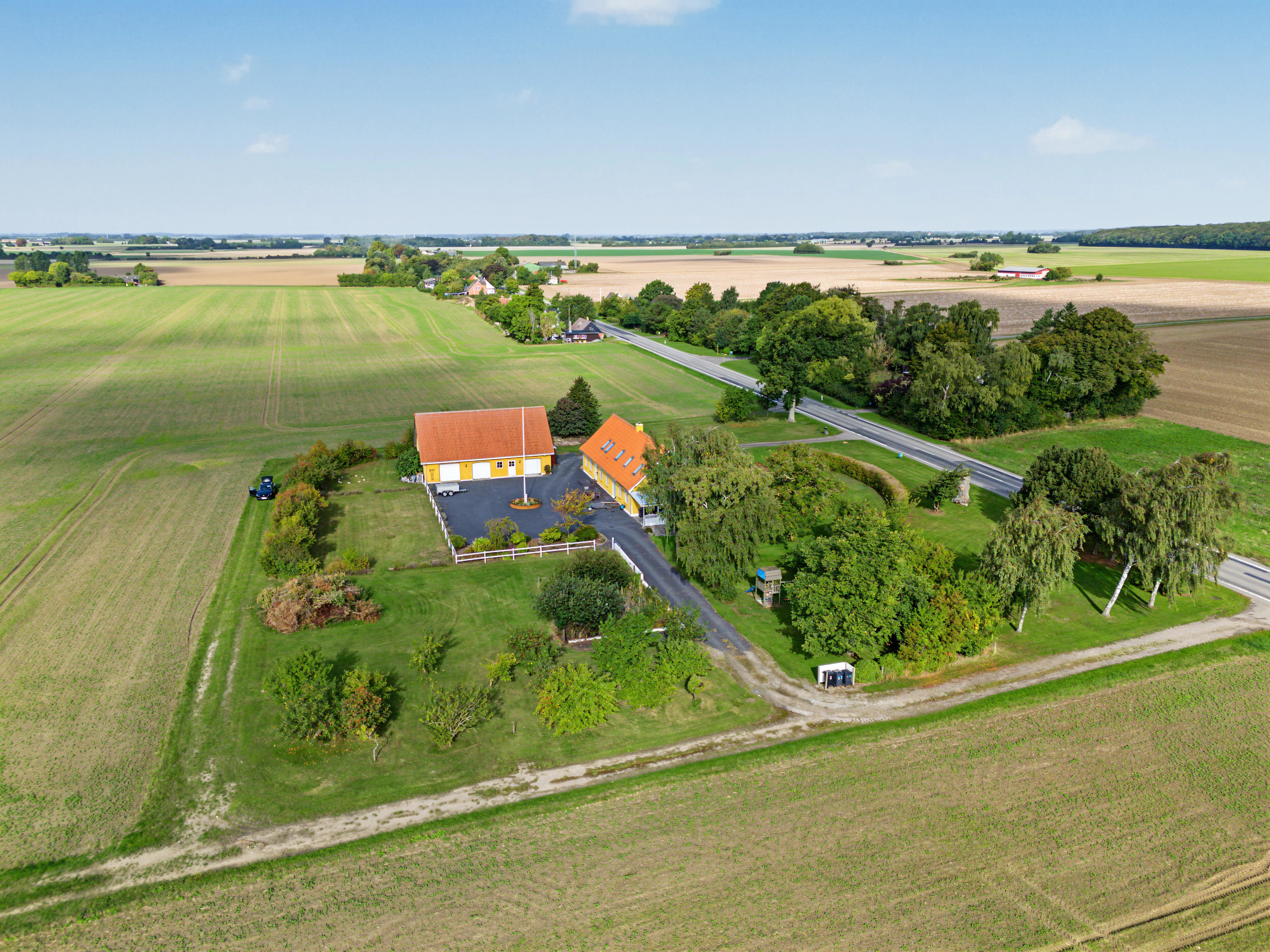 Fremhævet luftfoto billede i fuldskærmstilstand. Billede af Nakskov Landevej 75, Vejleby, 4970 Rødby