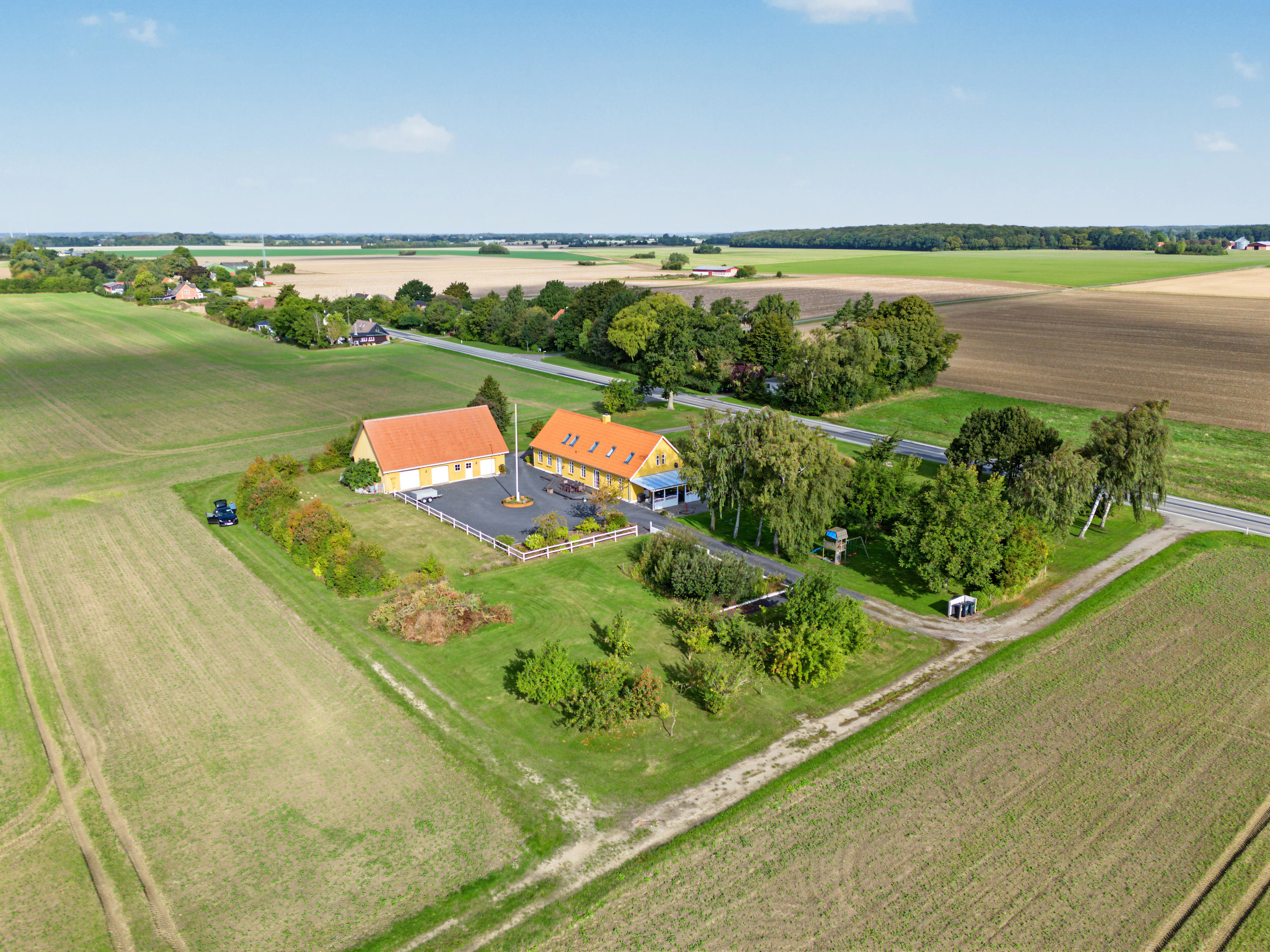 Fremhævet luftfoto billede i fuldskærmstilstand. Billede af Nakskov Landevej 75, Vejleby, 4970 Rødby