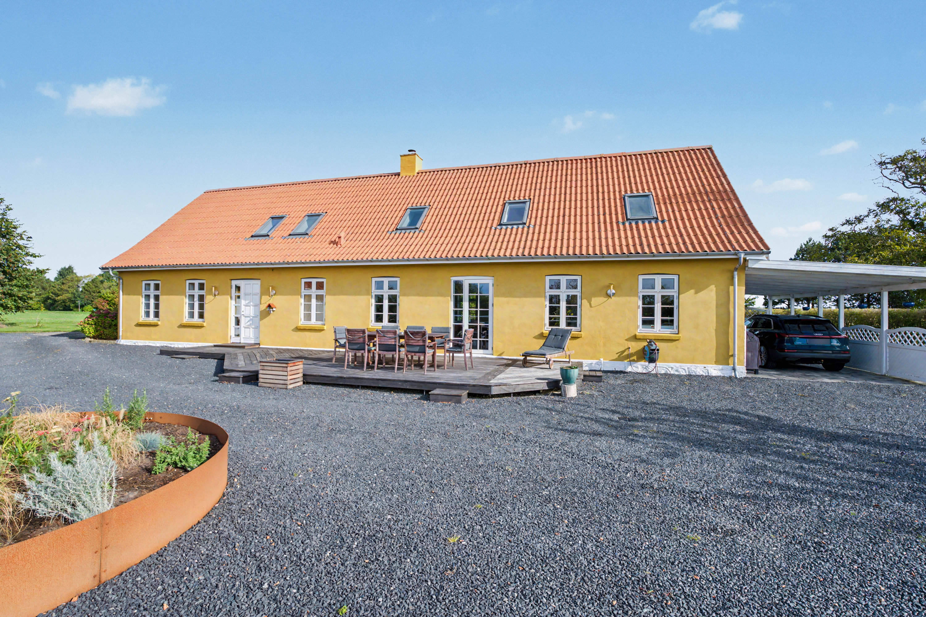 Fremhævet facade billede i fuldskærmstilstand. Billede af Nakskov Landevej 75, Vejleby, 4970 Rødby