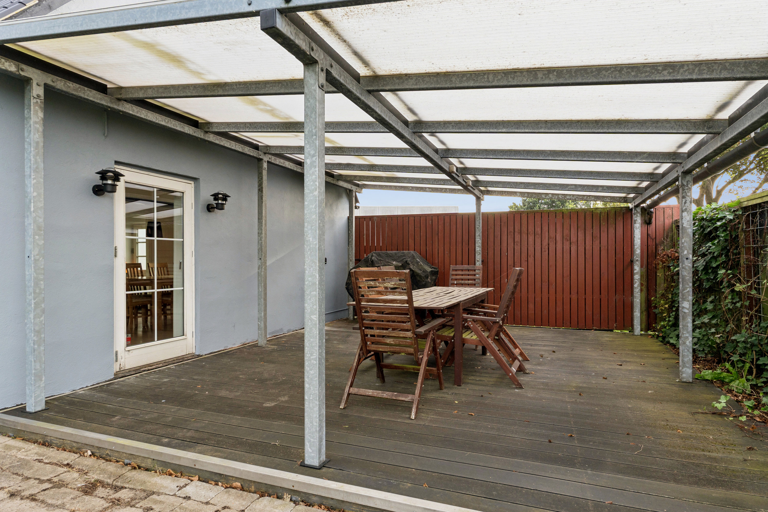 Fremhævet terrasse billede i fuldskærmstilstand. Billede af Silkeborgvej 102, 8620 Kjellerup