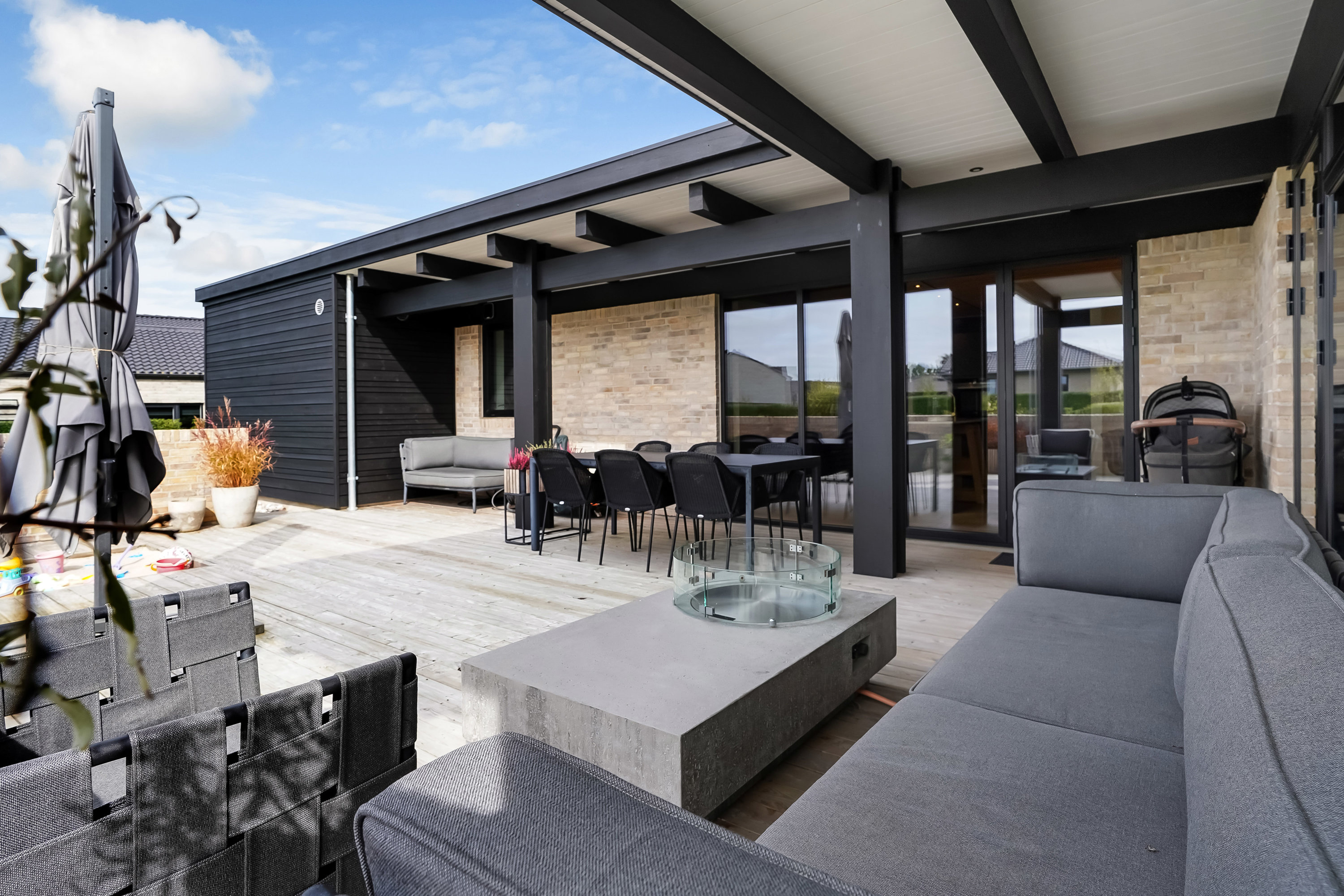 Fremhævet terrasse billede i fuldskærmstilstand. Billede af Bronzevej 102, Bellinge, 5250 Odense SV