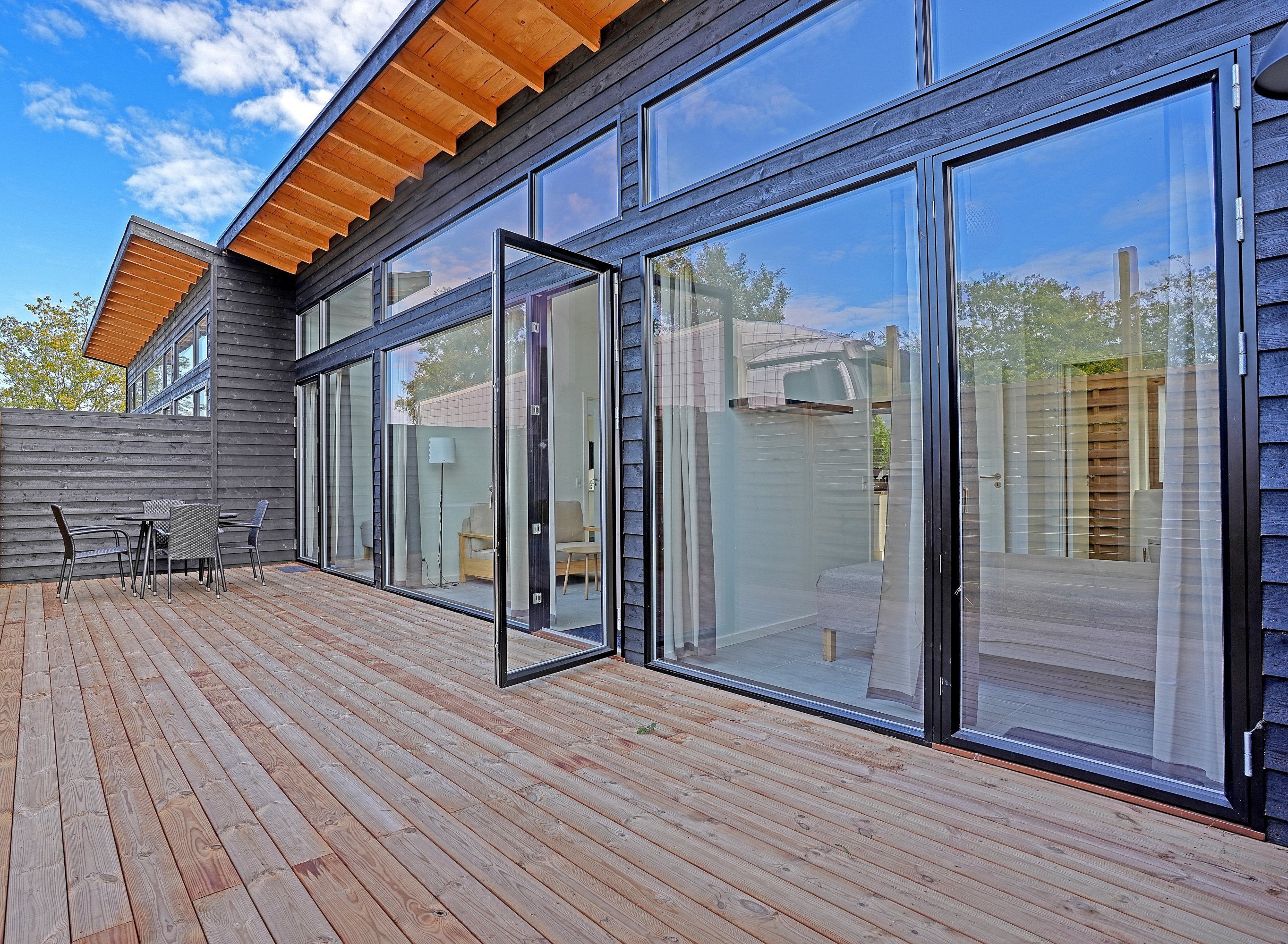 Fremhævet terrasse billede i fuldskærmstilstand. Billede af Feriebyen 8, 3250 Gilleleje