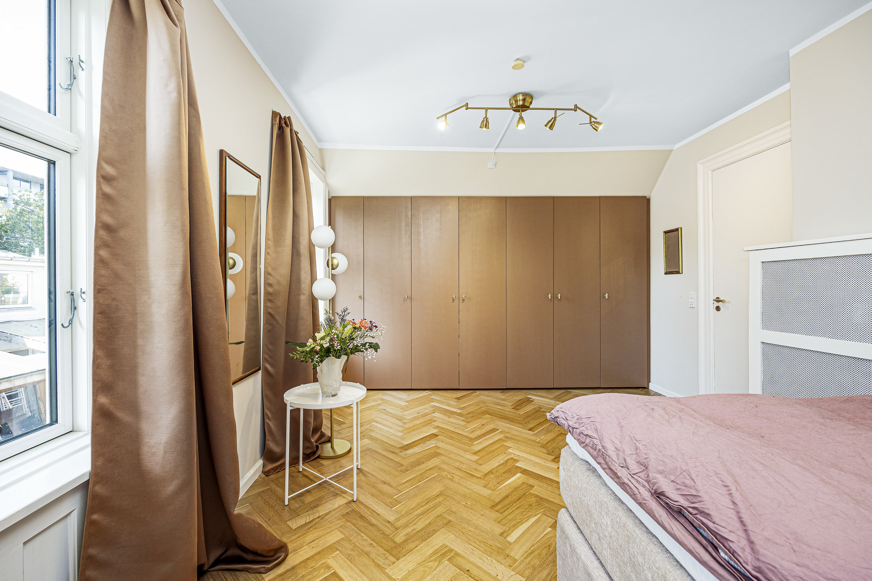 Fremhævet  billede i fuldskærmstilstand. Billede af Kong Georgs Vej 27, 1., 2000 Frederiksberg
