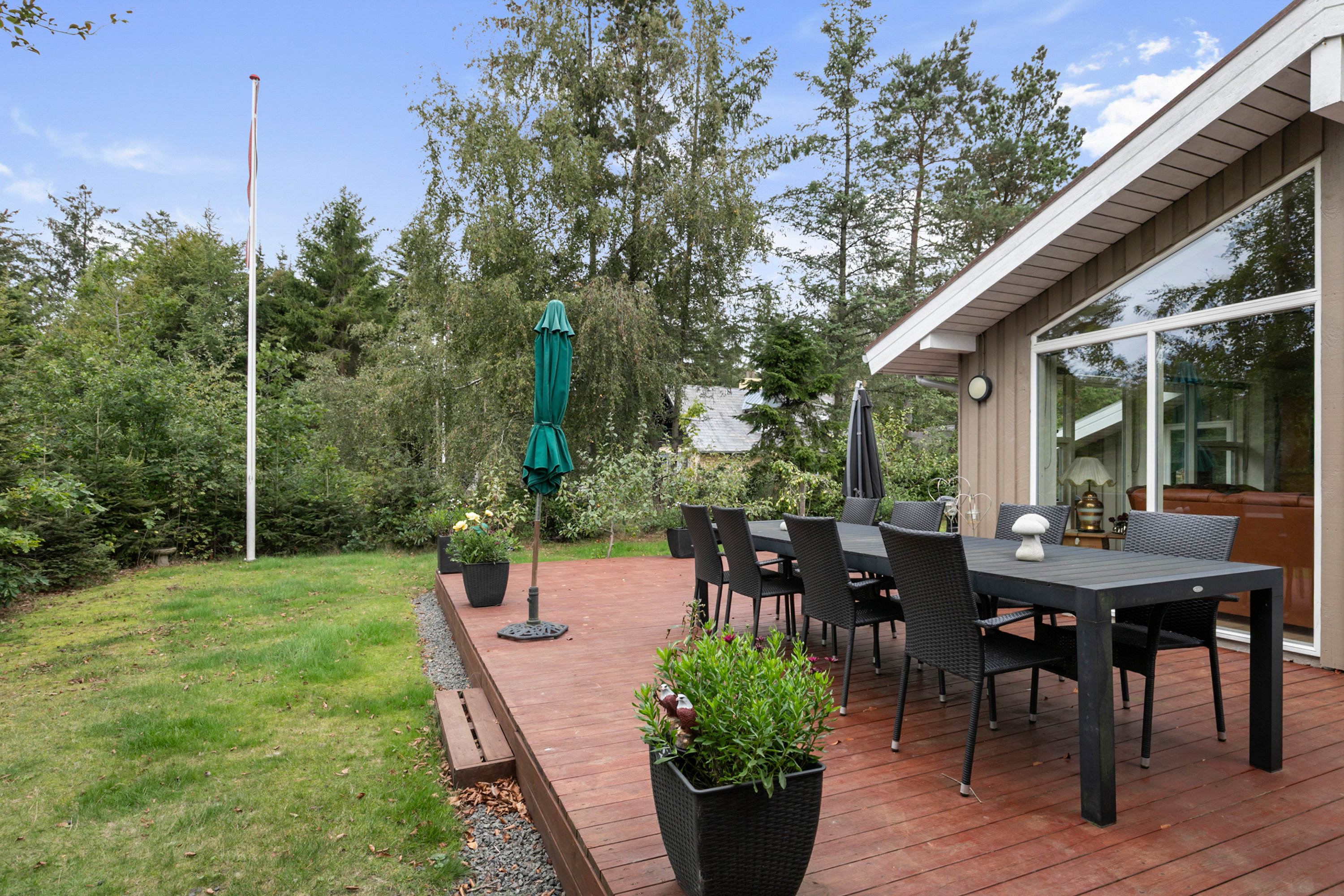 Fremhævet terrasse billede i fuldskærmstilstand. Billede af Guldagervej 1, Ejersted, 9493 Saltum