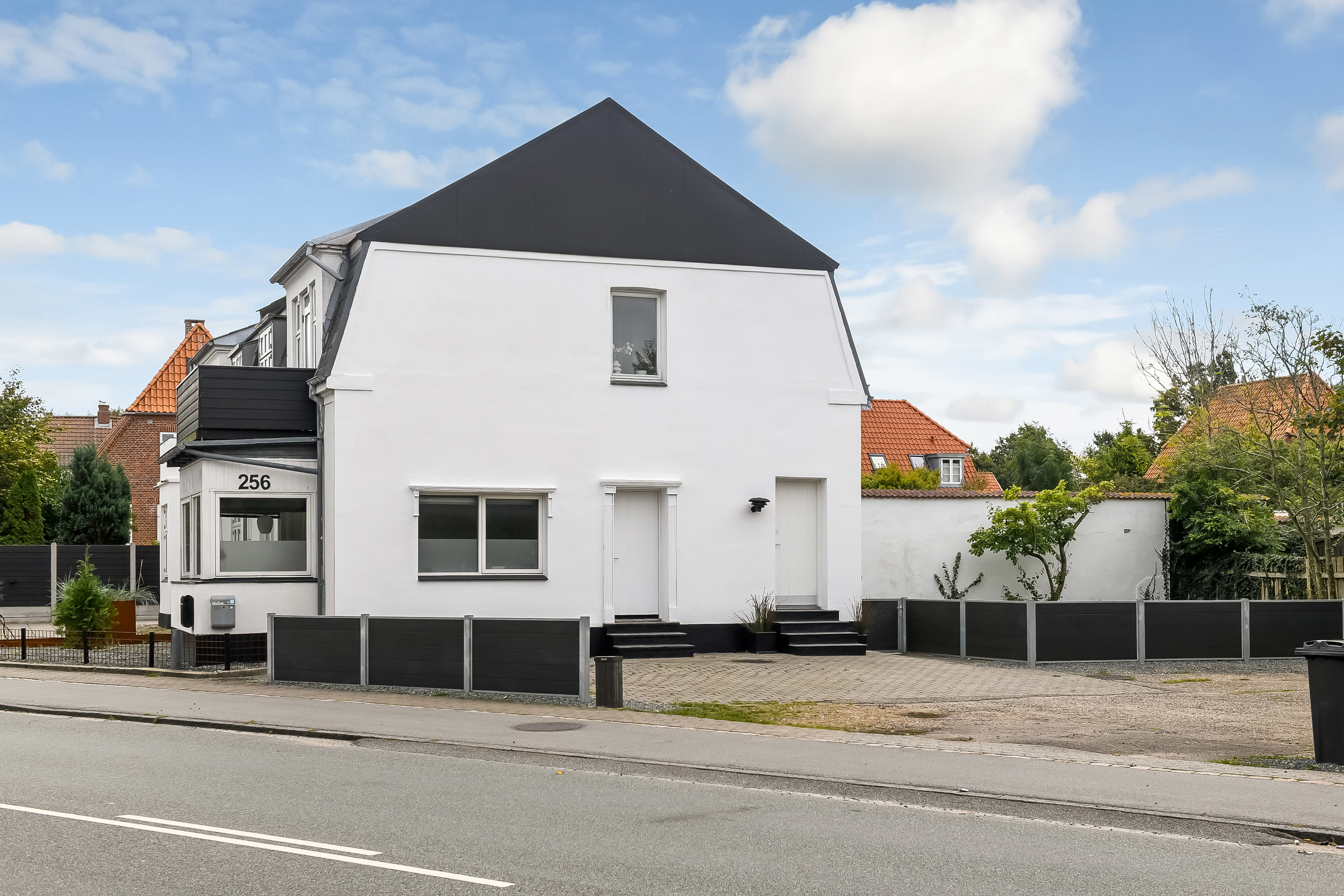 Fremhævet ejendommen billede i fuldskærmstilstand. Billede af Strandby Kirkevej 256, 1., 6700 Esbjerg