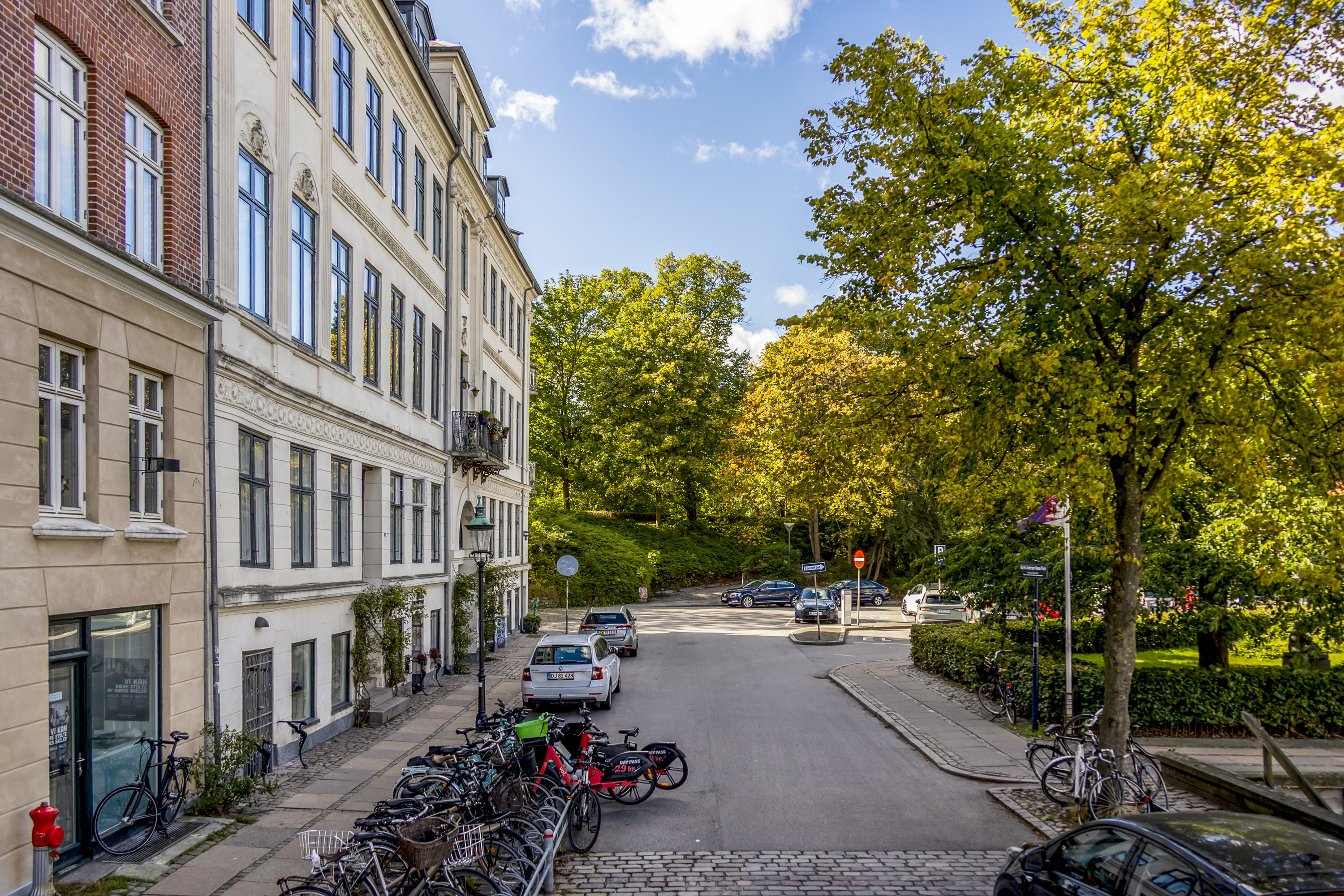 Fremhævet  billede i fuldskærmstilstand. Billede af Overgaden Oven Vandet 2, st. tv., 1415 København K