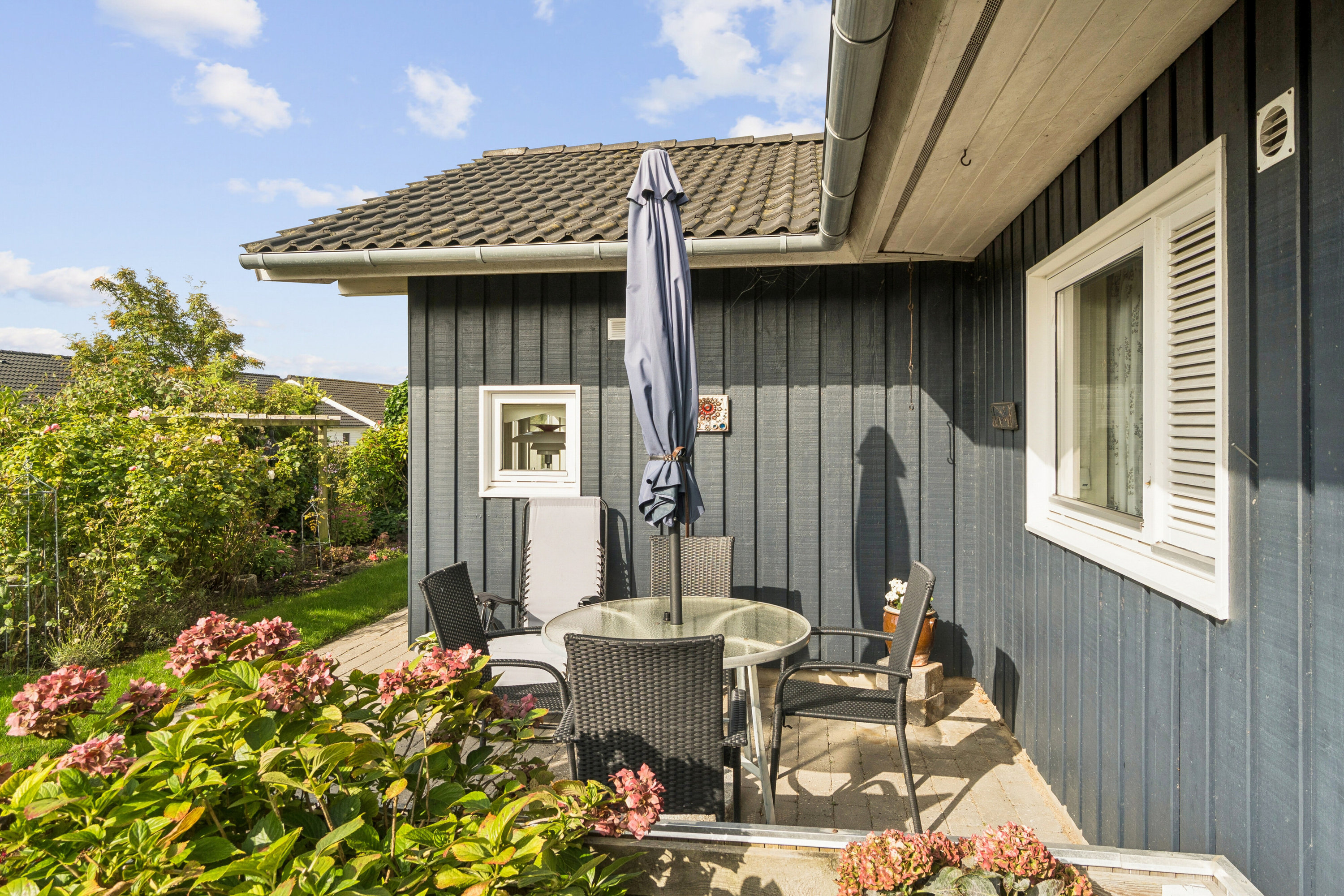 Fremhævet terrasse billede i fuldskærmstilstand. Billede af Agervænget 8, 4200 Slagelse
