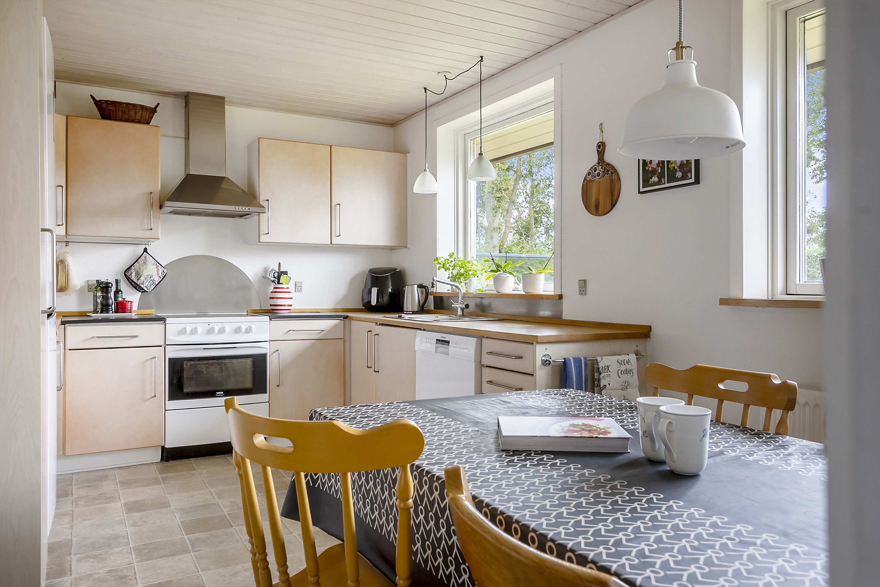 Fremhævet spisekøkken billede i fuldskærmstilstand. Billede af Kromai 115, Løjt Kirkeby, 6200 Aabenraa