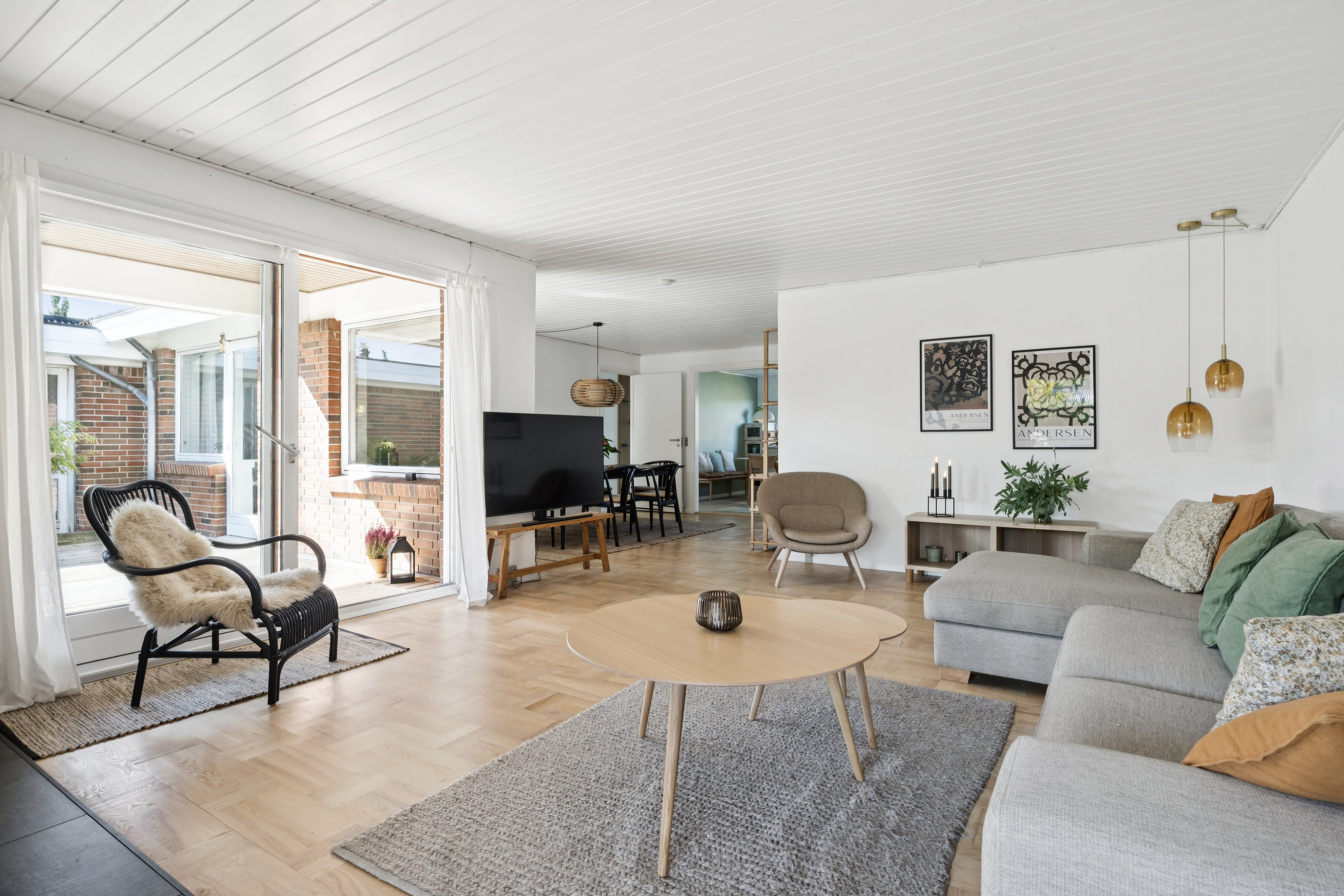 Fremhævet stue billede i fuldskærmstilstand. Billede af Magnoliavej 51, Strøby Egede, 4600 Køge