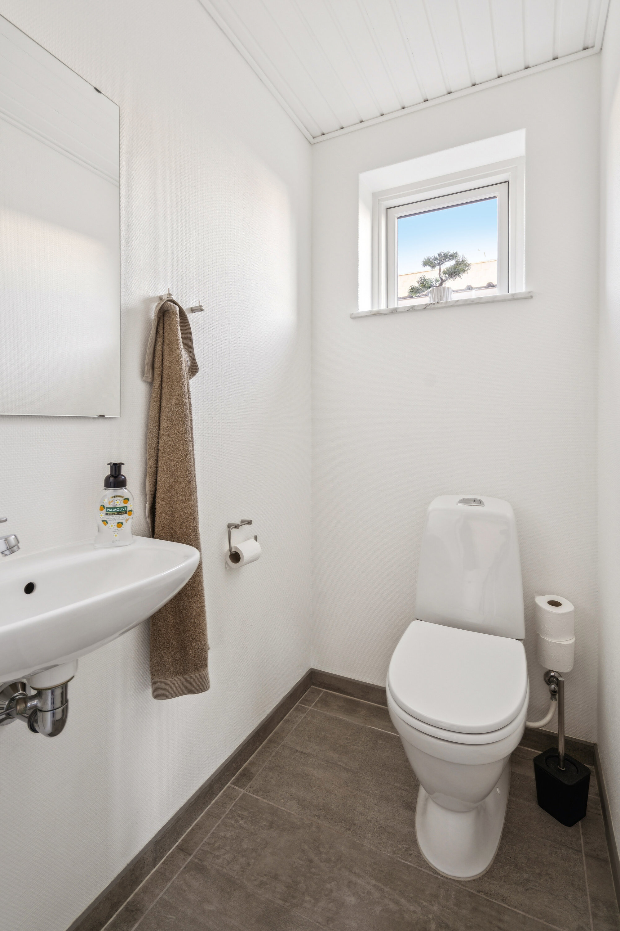 Fremhævet toilet billede i fuldskærmstilstand. Billede af Tulipanvej 2, 2600 Glostrup