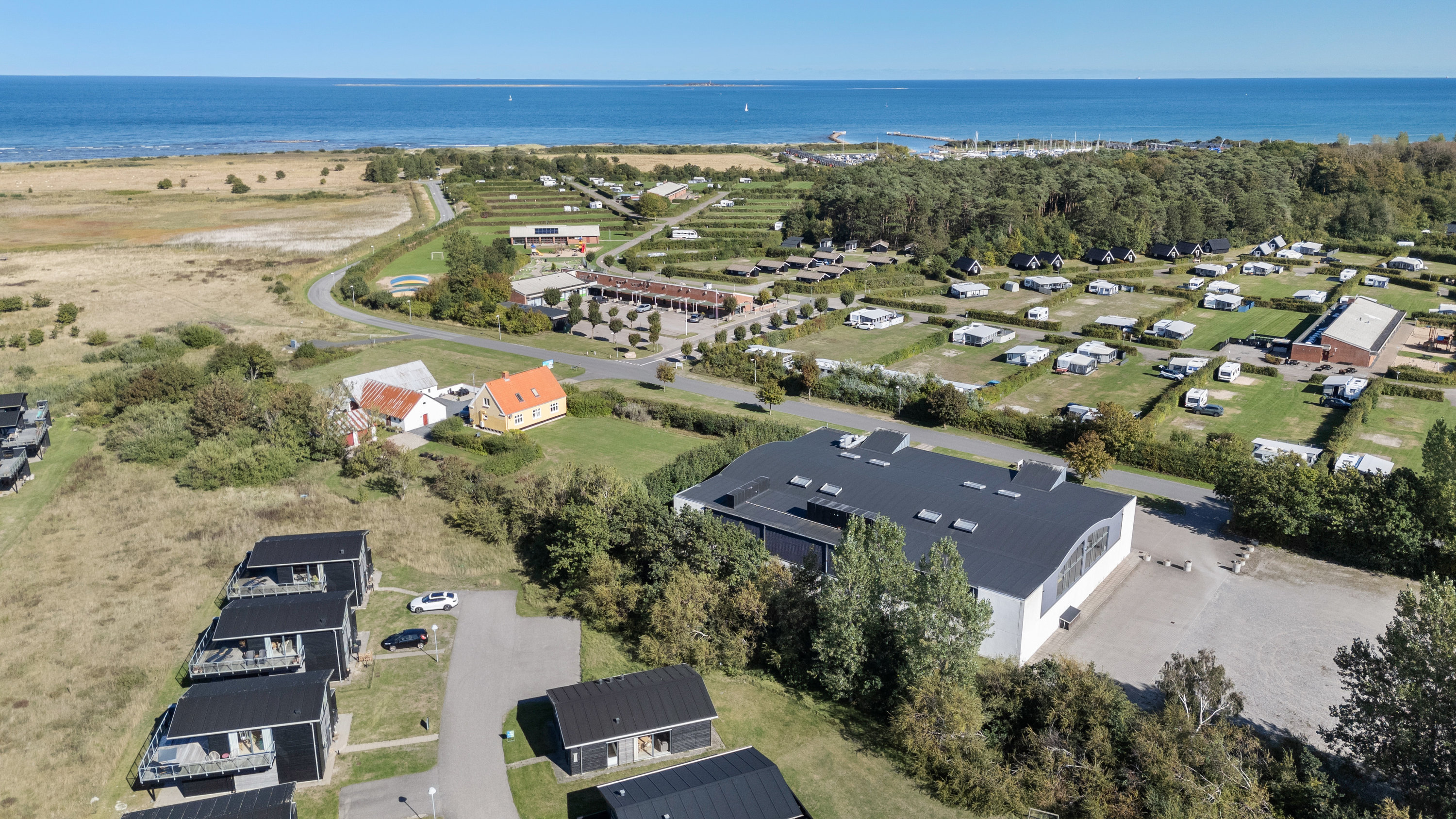 Fremhævet luftfoto billede i fuldskærmstilstand. Billede af Kærtoften 18, 9900 Frederikshavn