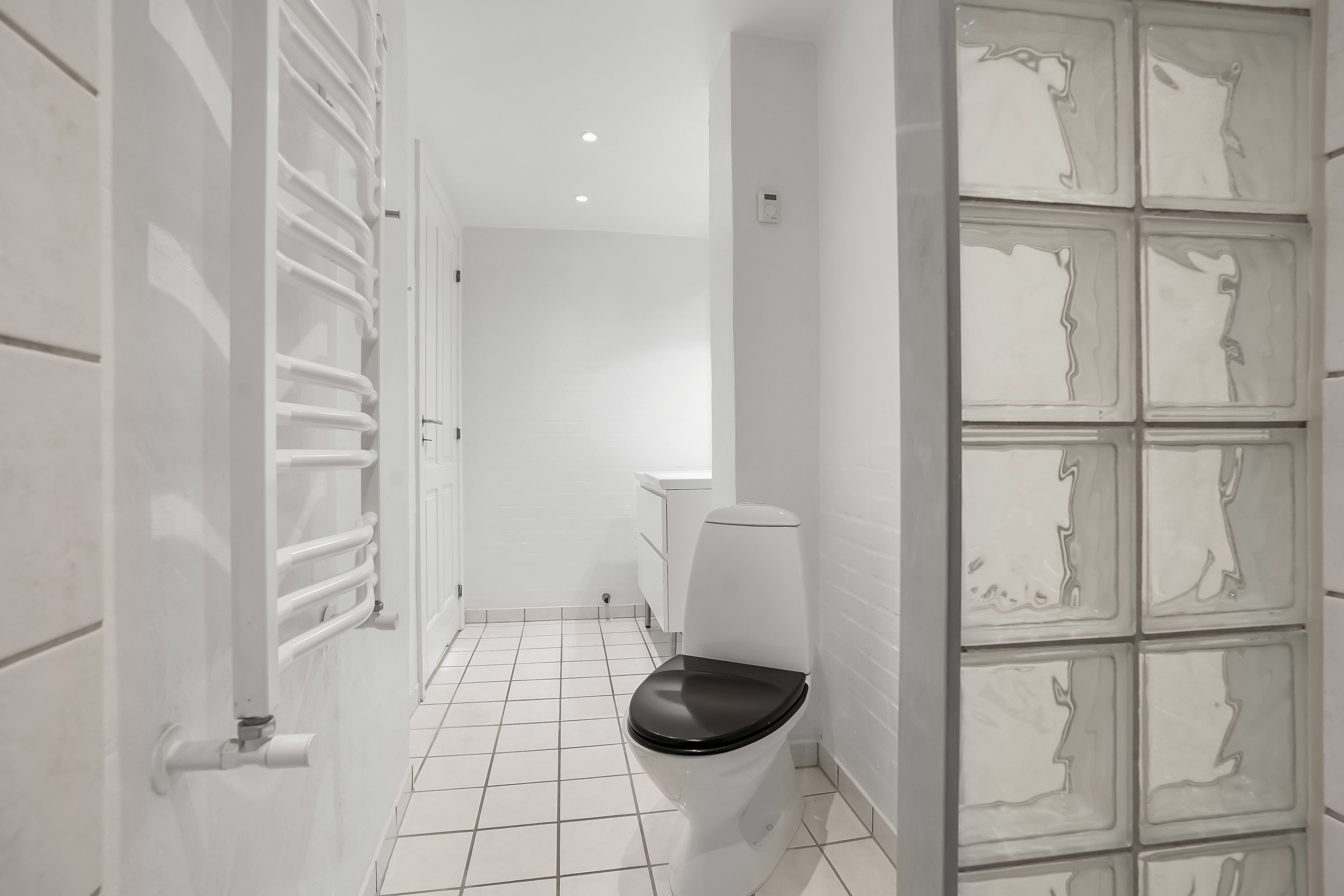 Fremhævet toilet billede i fuldskærmstilstand. Billede af Overgade 32C, 5000 Odense C