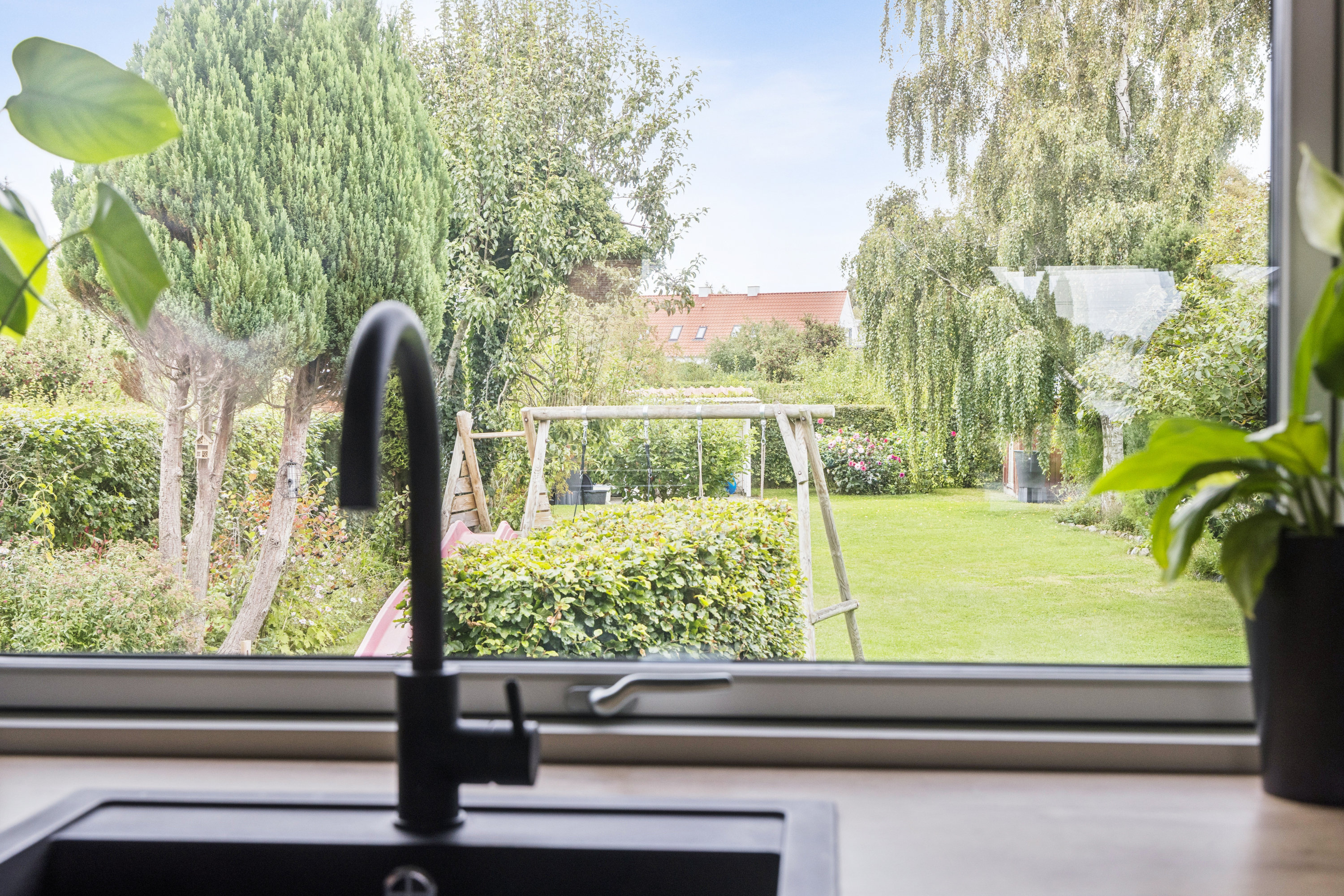 Fremhævet terrasse billede i fuldskærmstilstand. Billede af Voerbjergvej 17, 9400 Nørresundby
