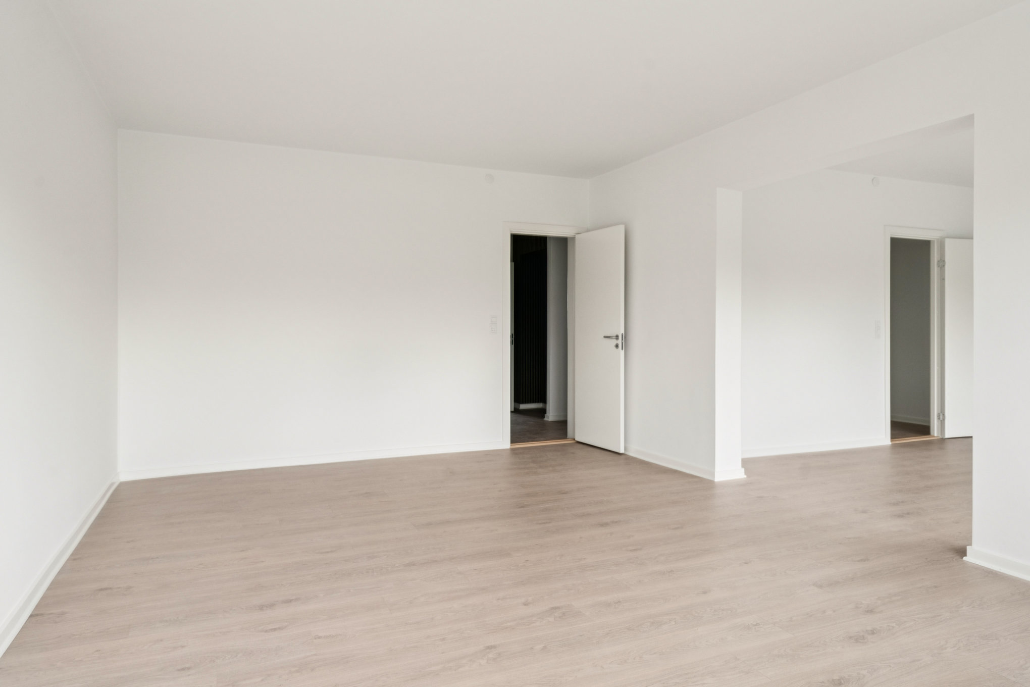 Fremhævet stue billede i fuldskærmstilstand. Billede af Bækkelundsvej 4, st. th., 8930 Randers NØ